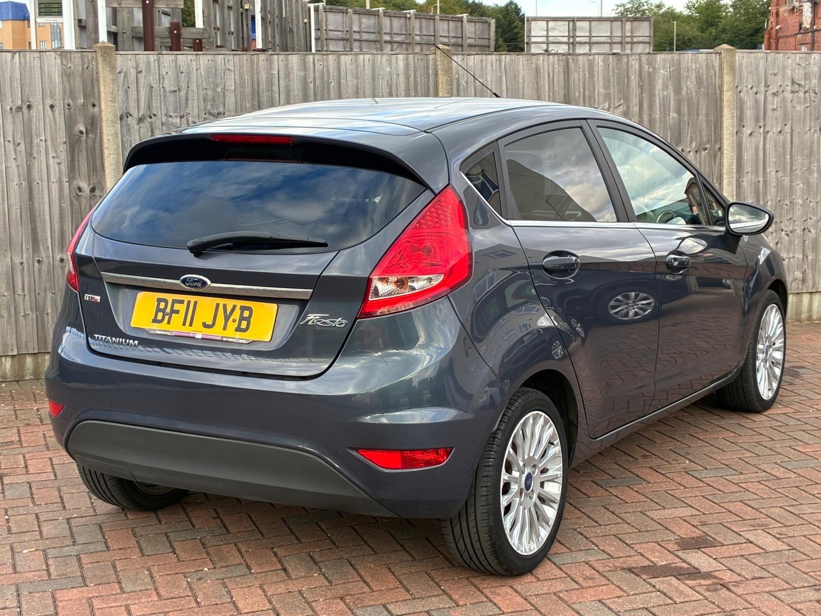 Ford Fiesta view 5