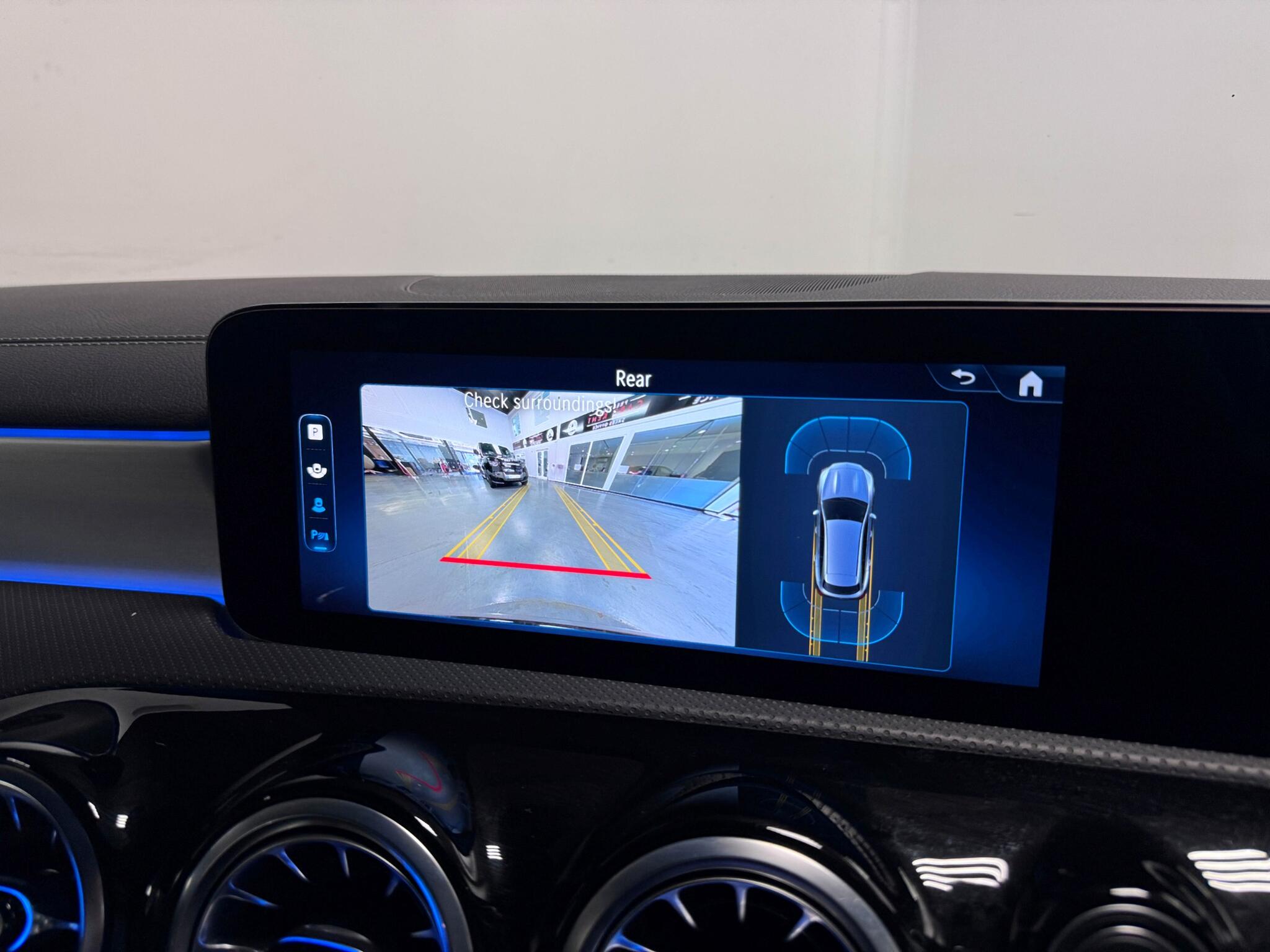 Mercedes-Benz Cla view 9