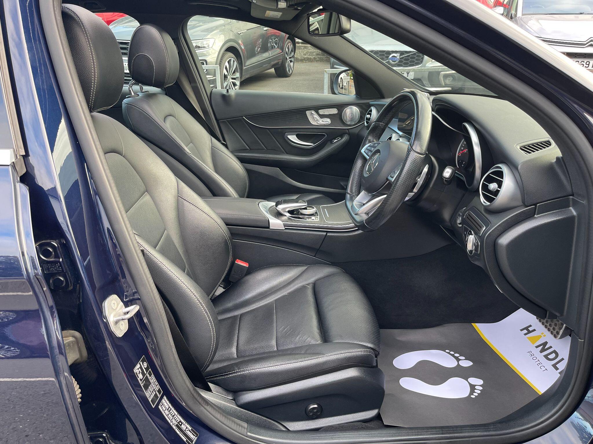 Mercedes-Benz C-Class view 27