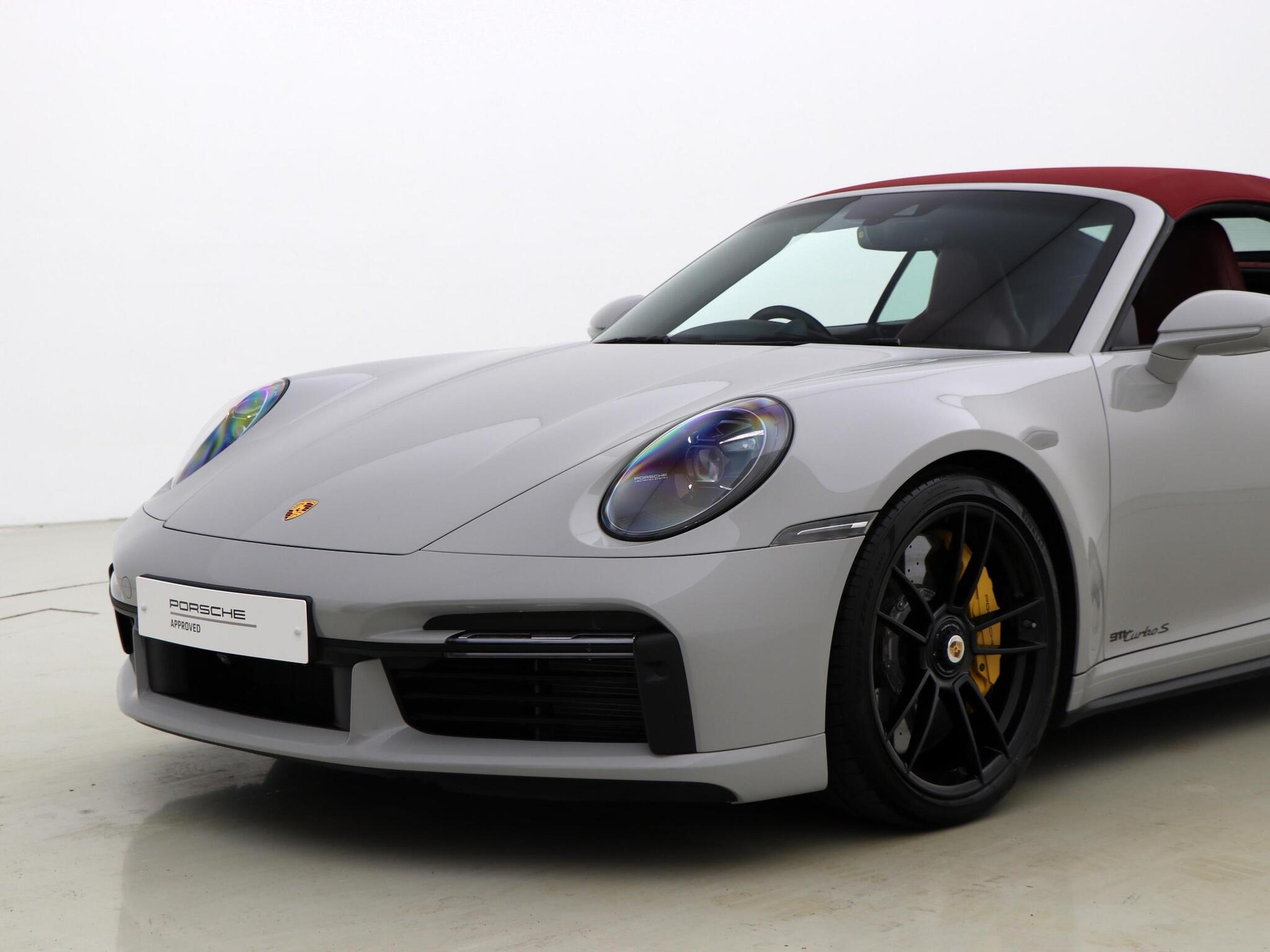 Porsche 911 view 15