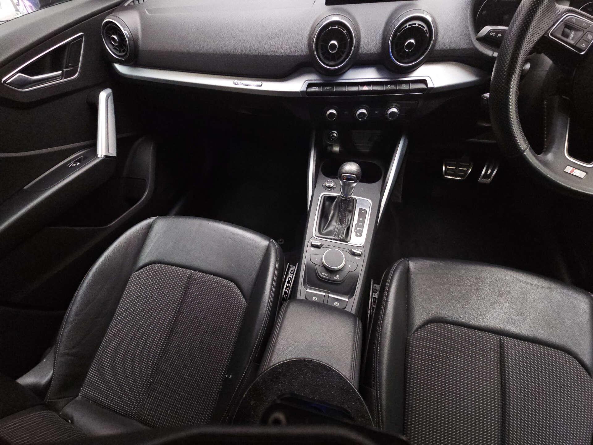 Audi Q2 view 9