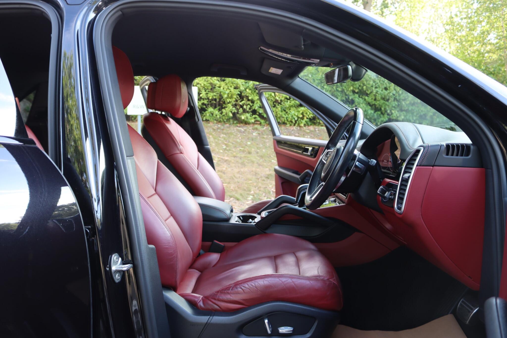 Porsche Cayenne view 42