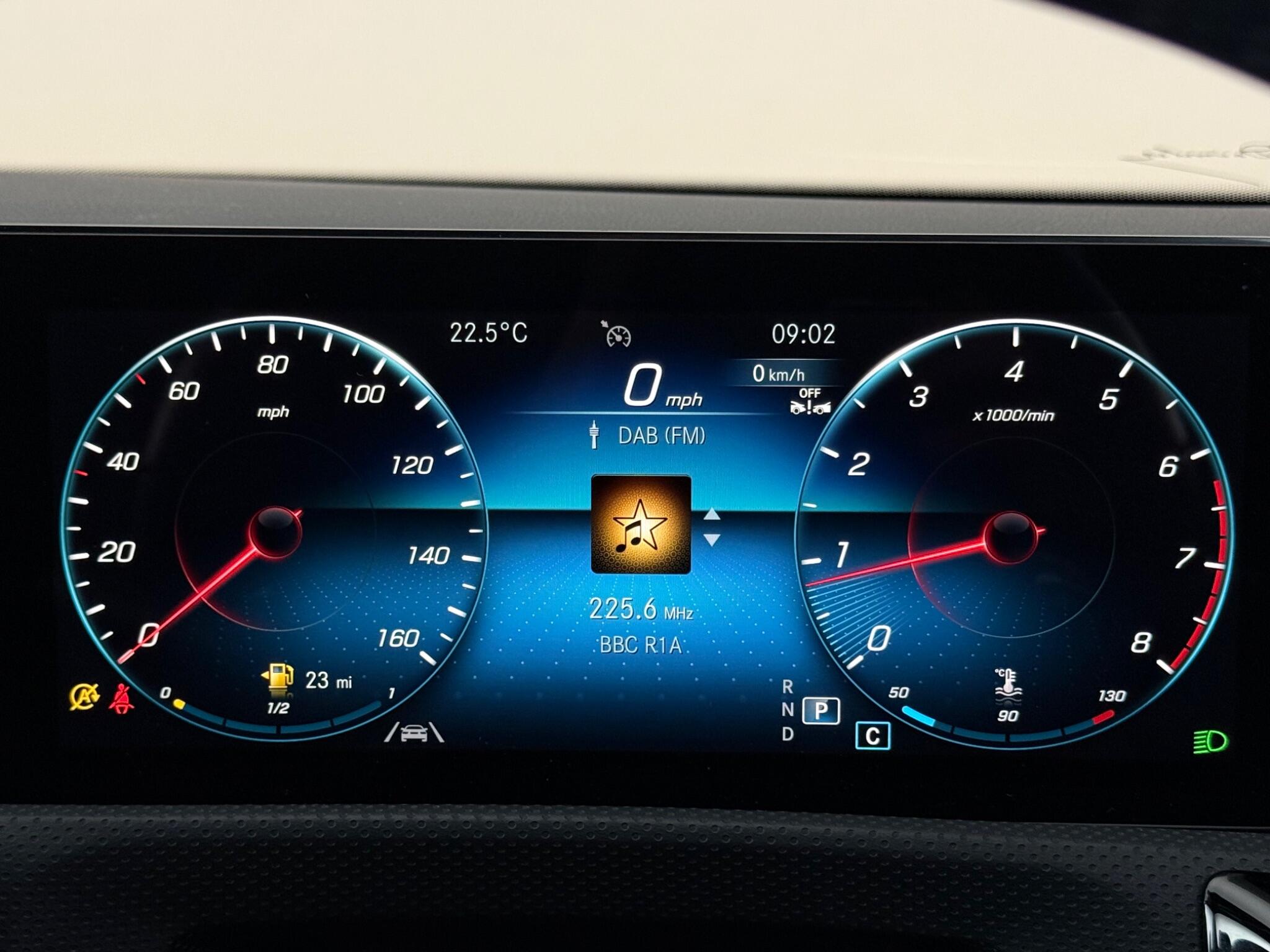 Mercedes-Benz Cla view 17