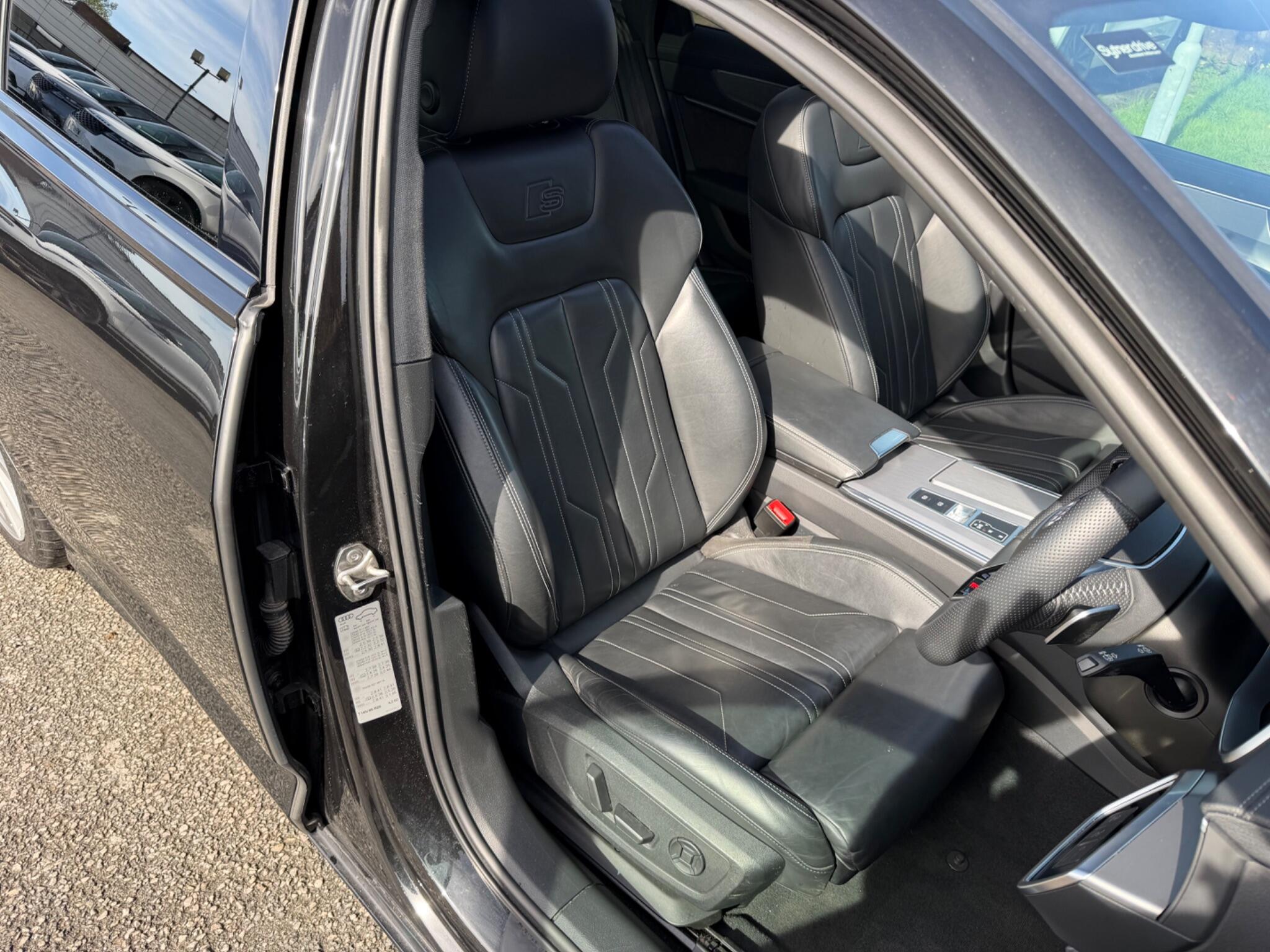 Audi A6 view 19