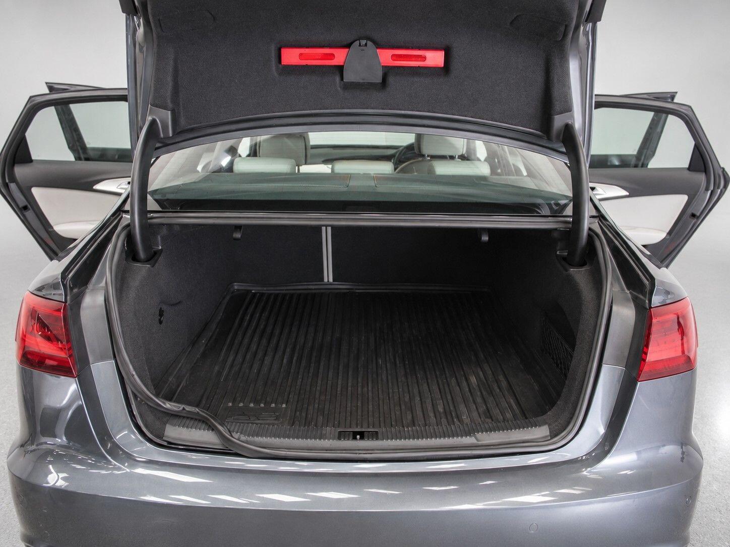Audi A6 view 24