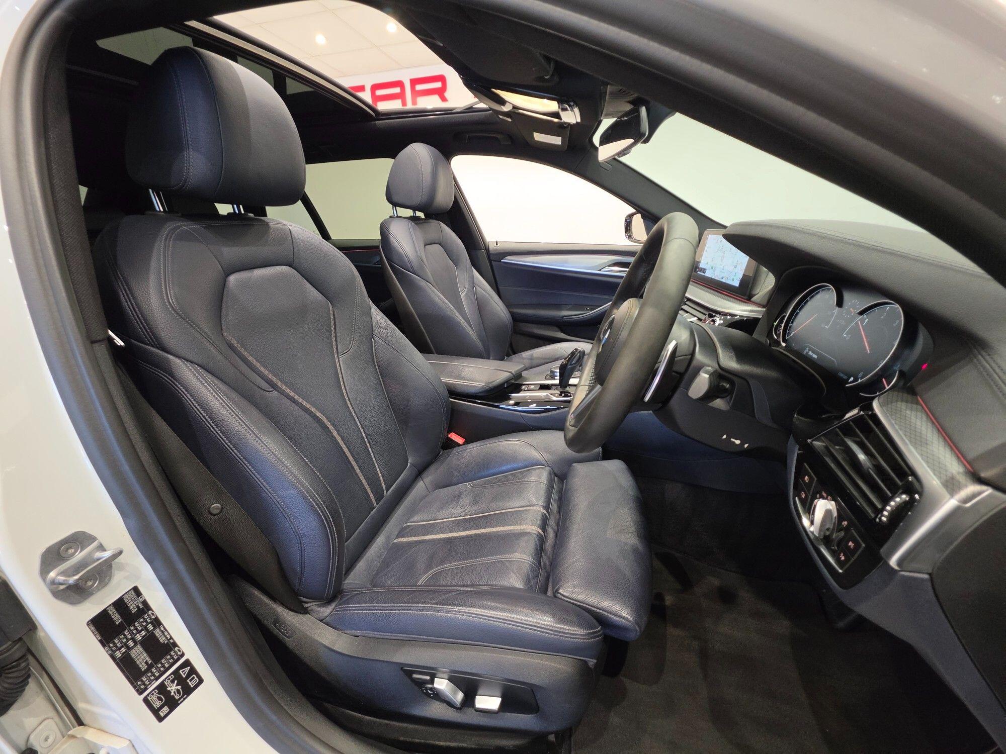 BMW 5 Series view 20