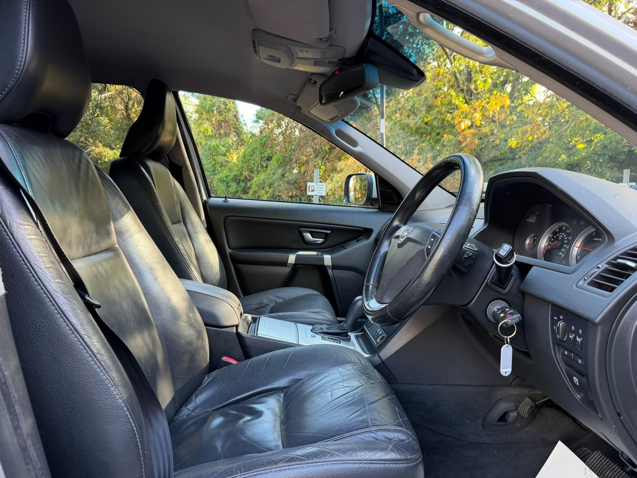 Volvo XC90 view 10