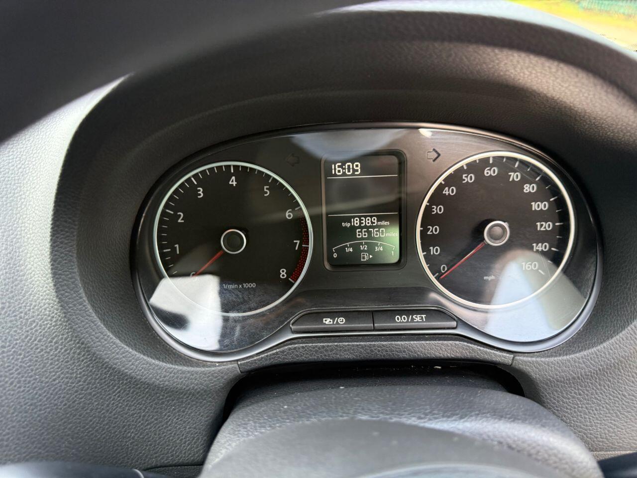 Volkswagen Polo view 30