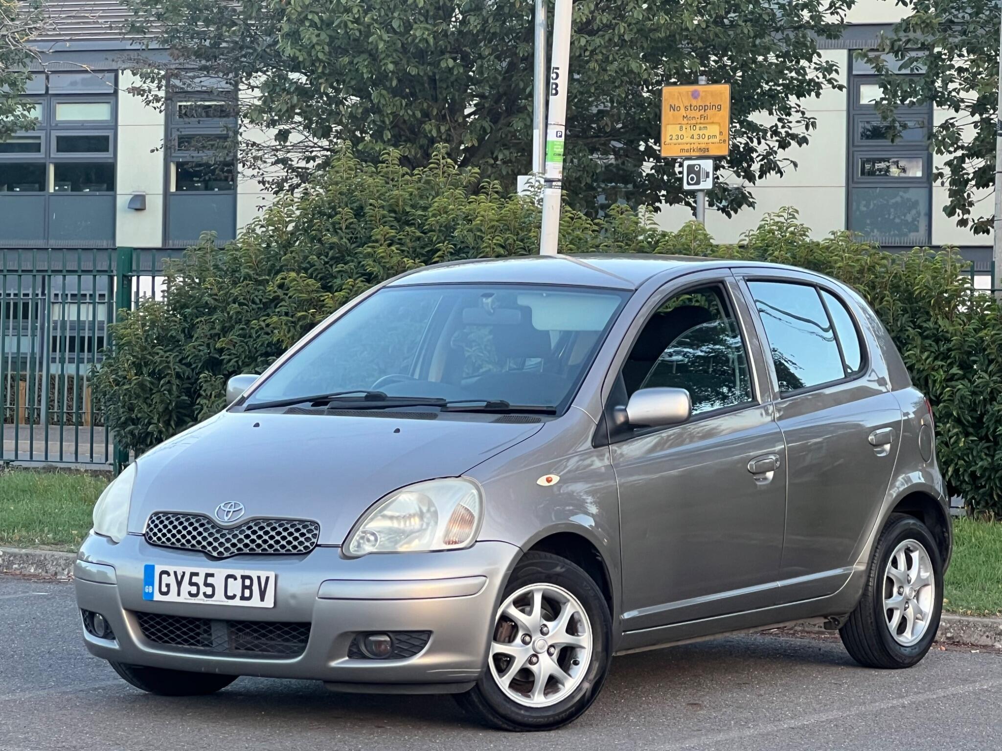 Toyota Yaris view 4