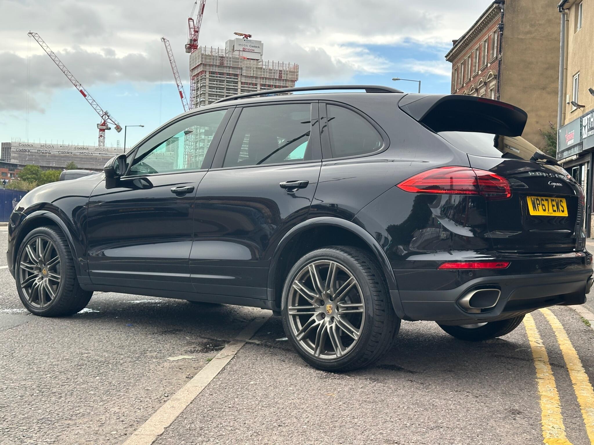 Porsche Cayenne view 39