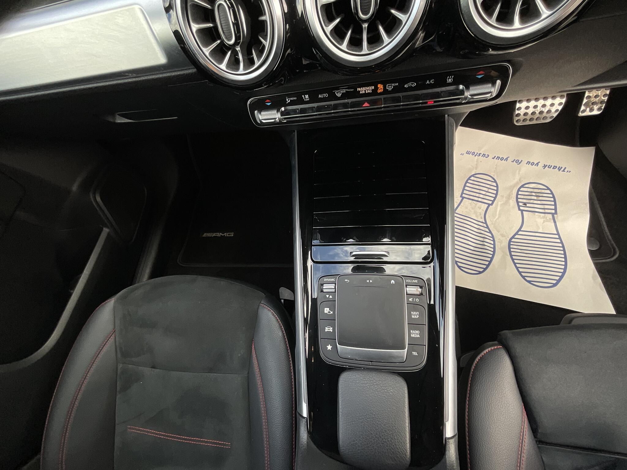 Mercedes-Benz 300 view 29