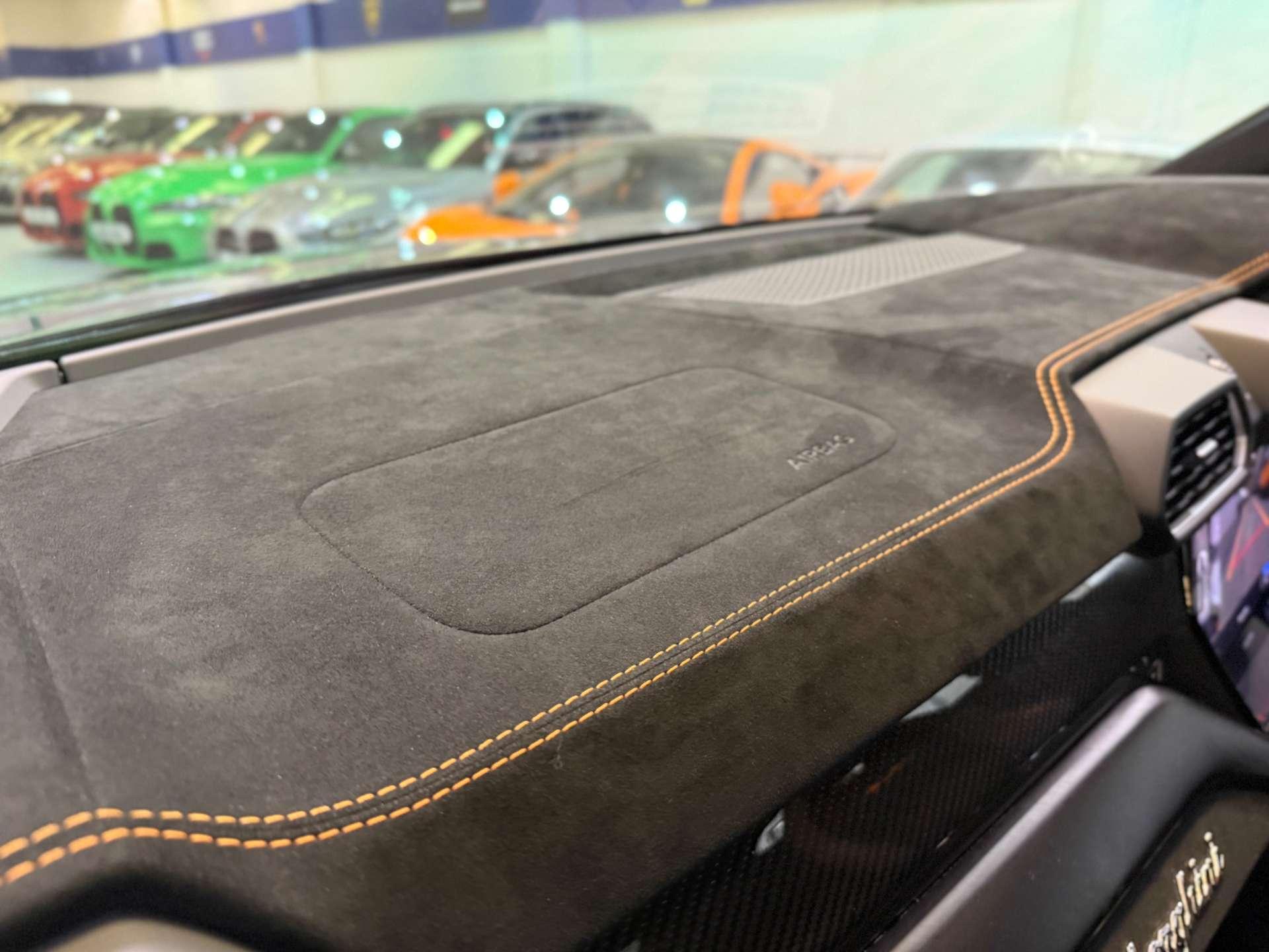 Lamborghini Urus view 64