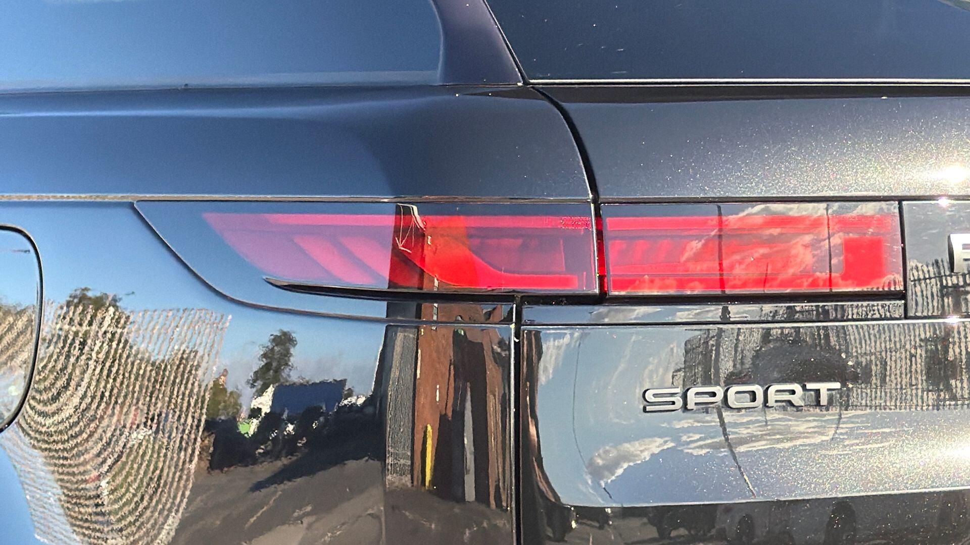 Land Rover Range Rover Sport view 19