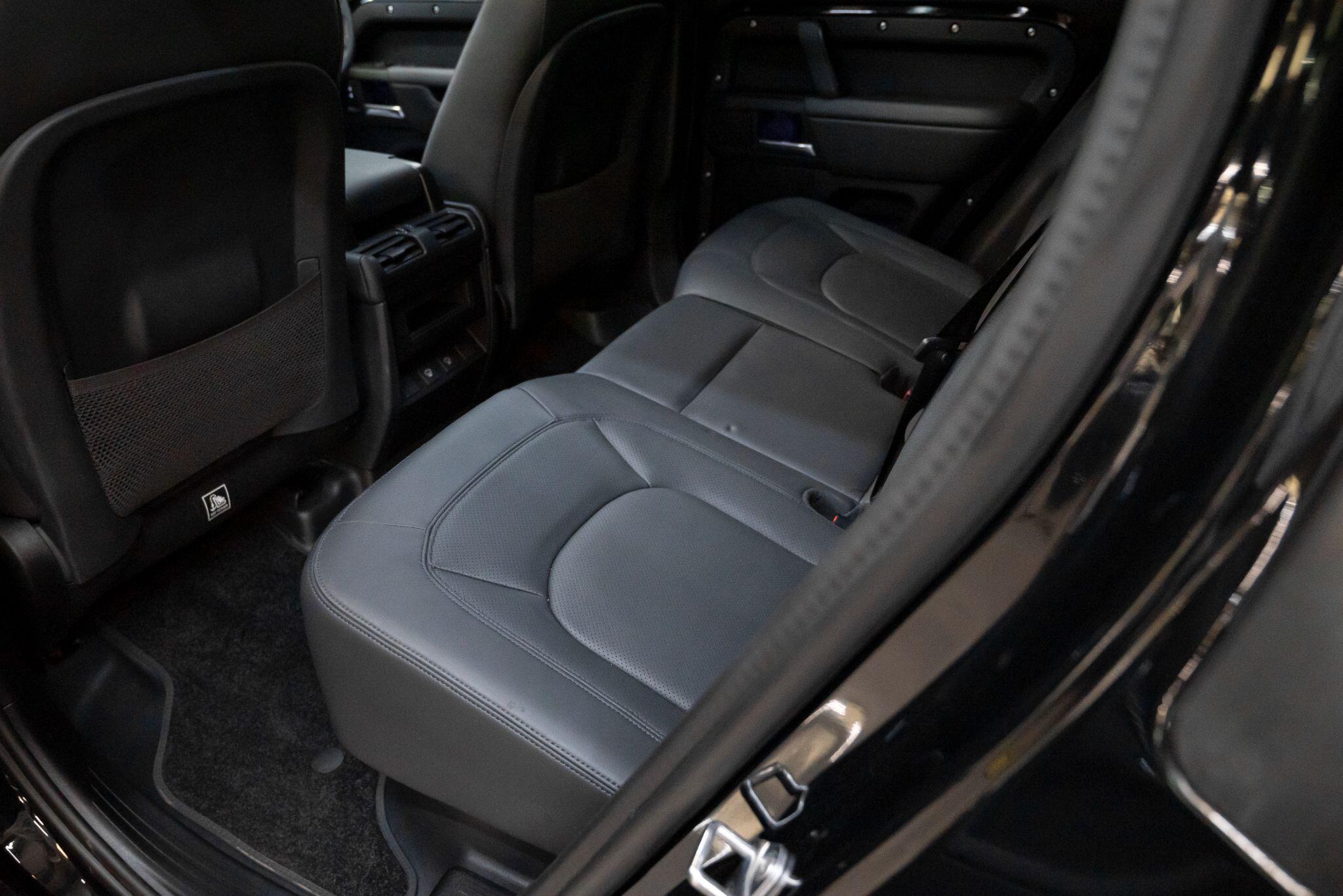 Land Rover Defender view 50