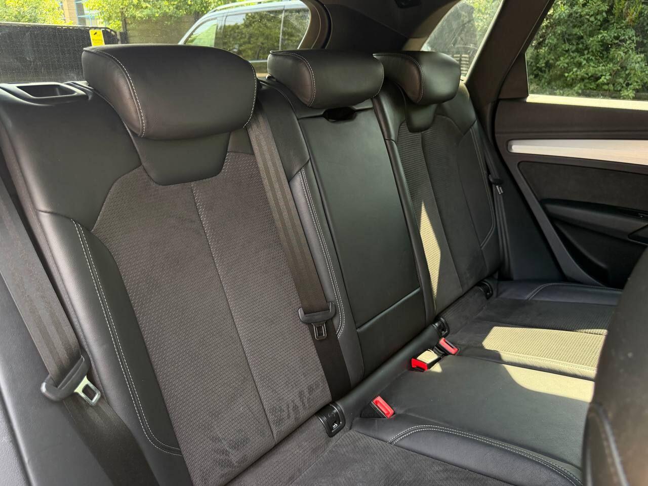 Audi Q5 view 18