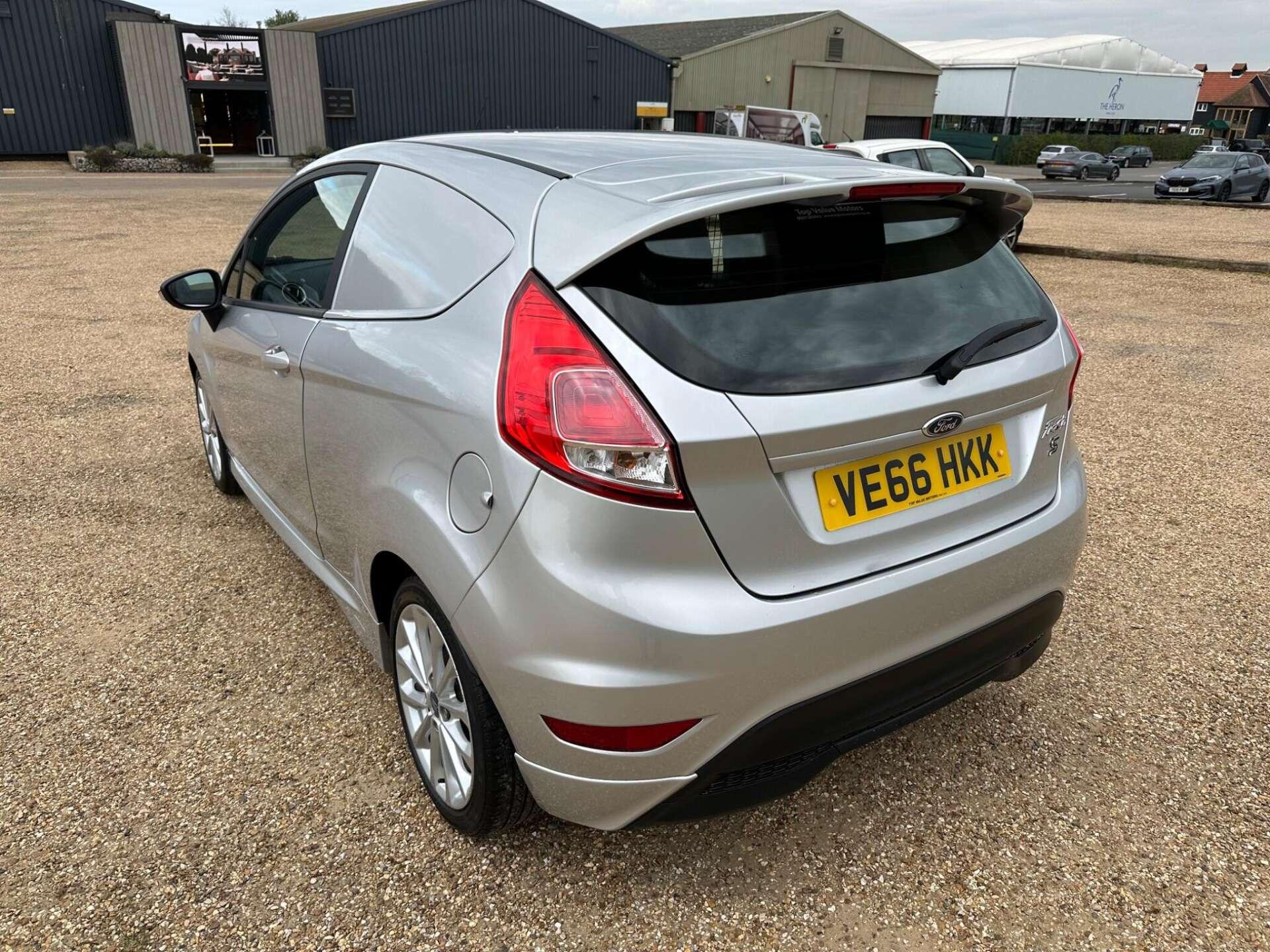 Ford Fiesta view 5