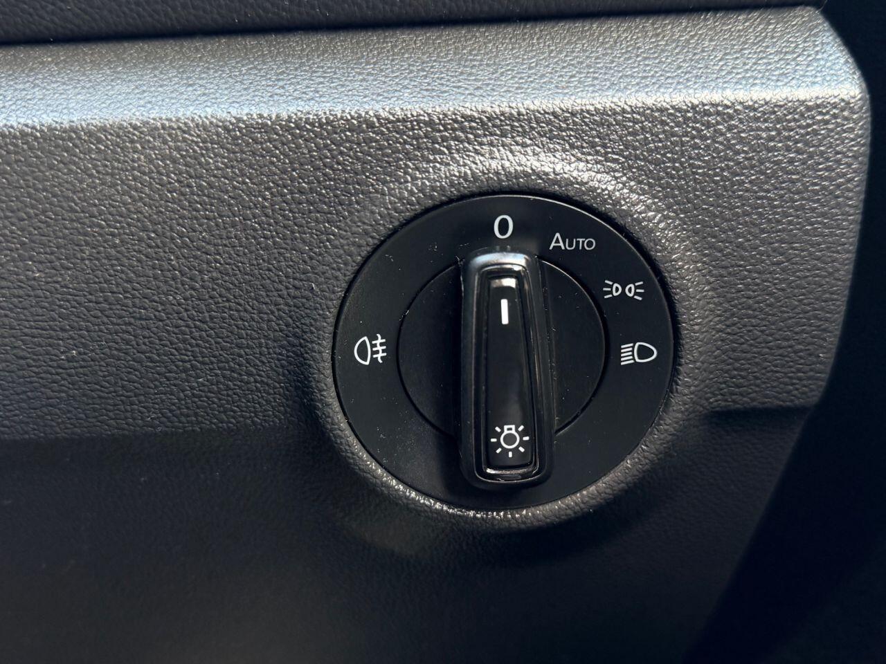 Volkswagen T-Roc view 27