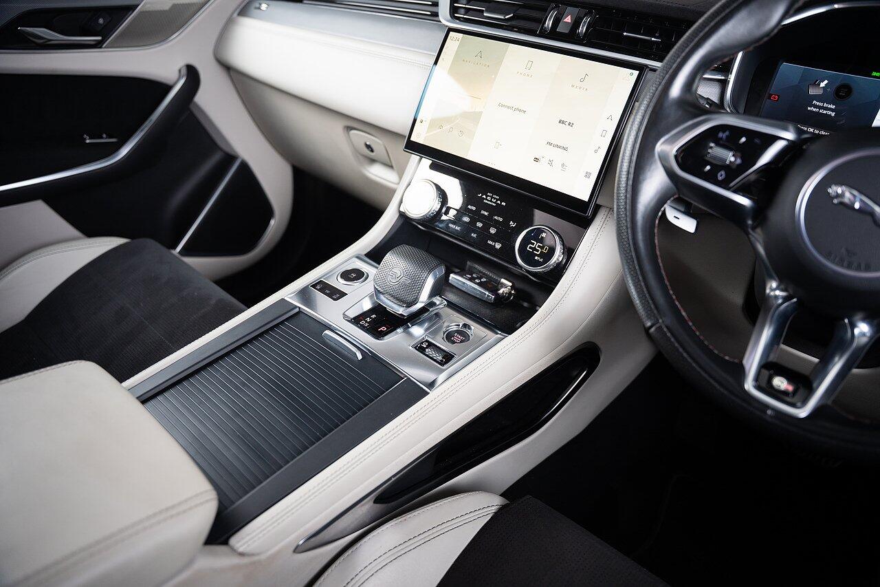 Jaguar F-Pace view 32