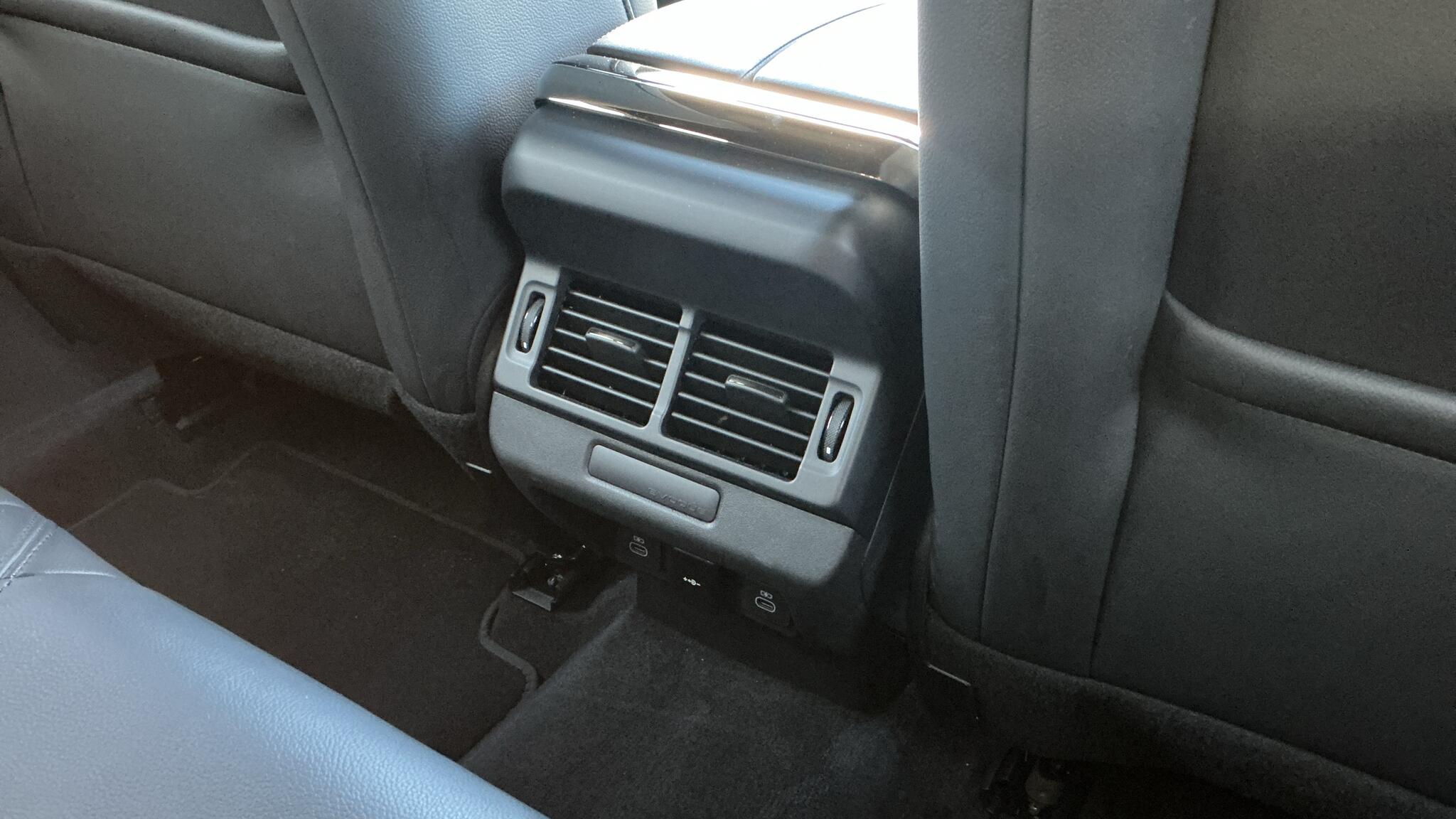 Land Rover Range Rover Evoque view 18