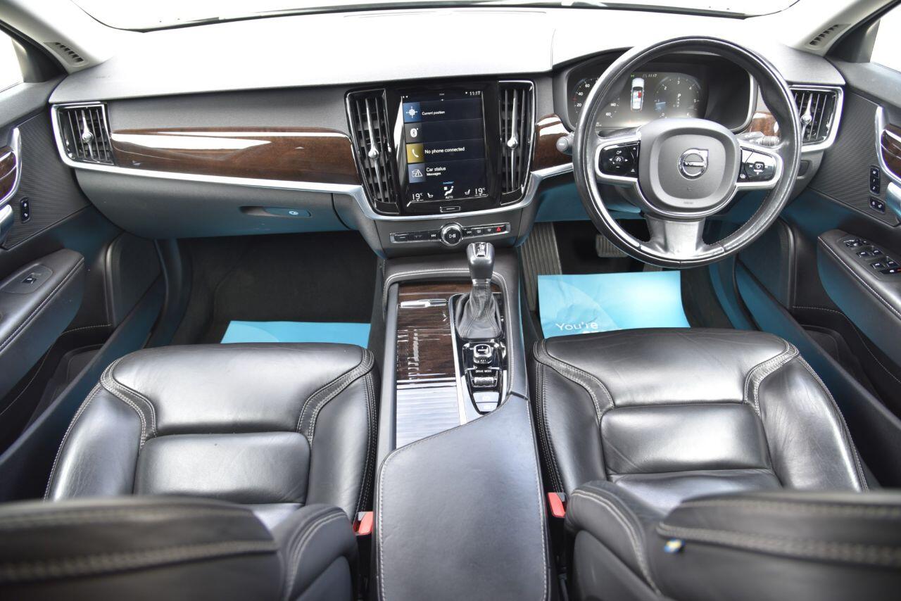 Volvo V90 view 2