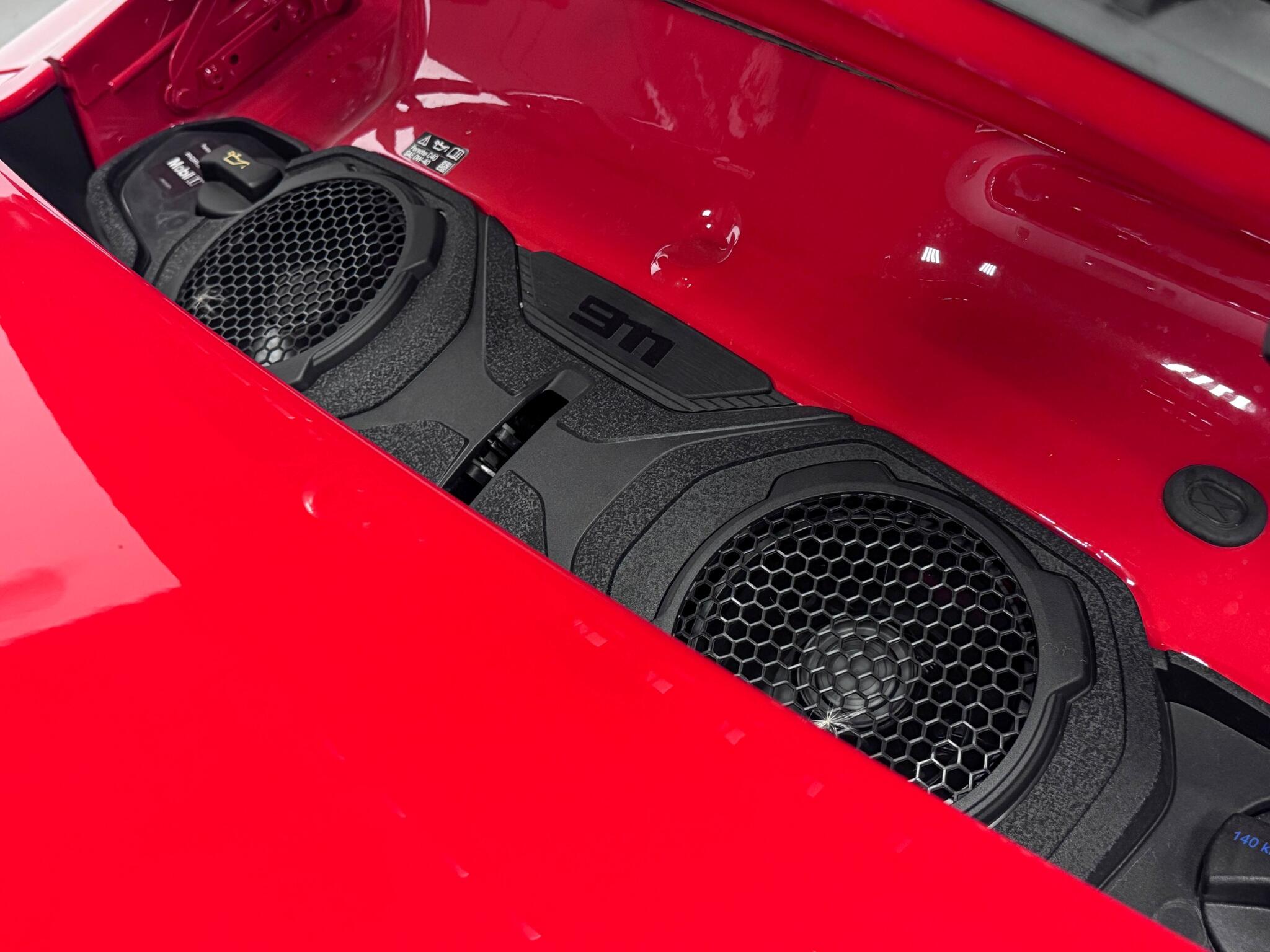Porsche 911 view 32