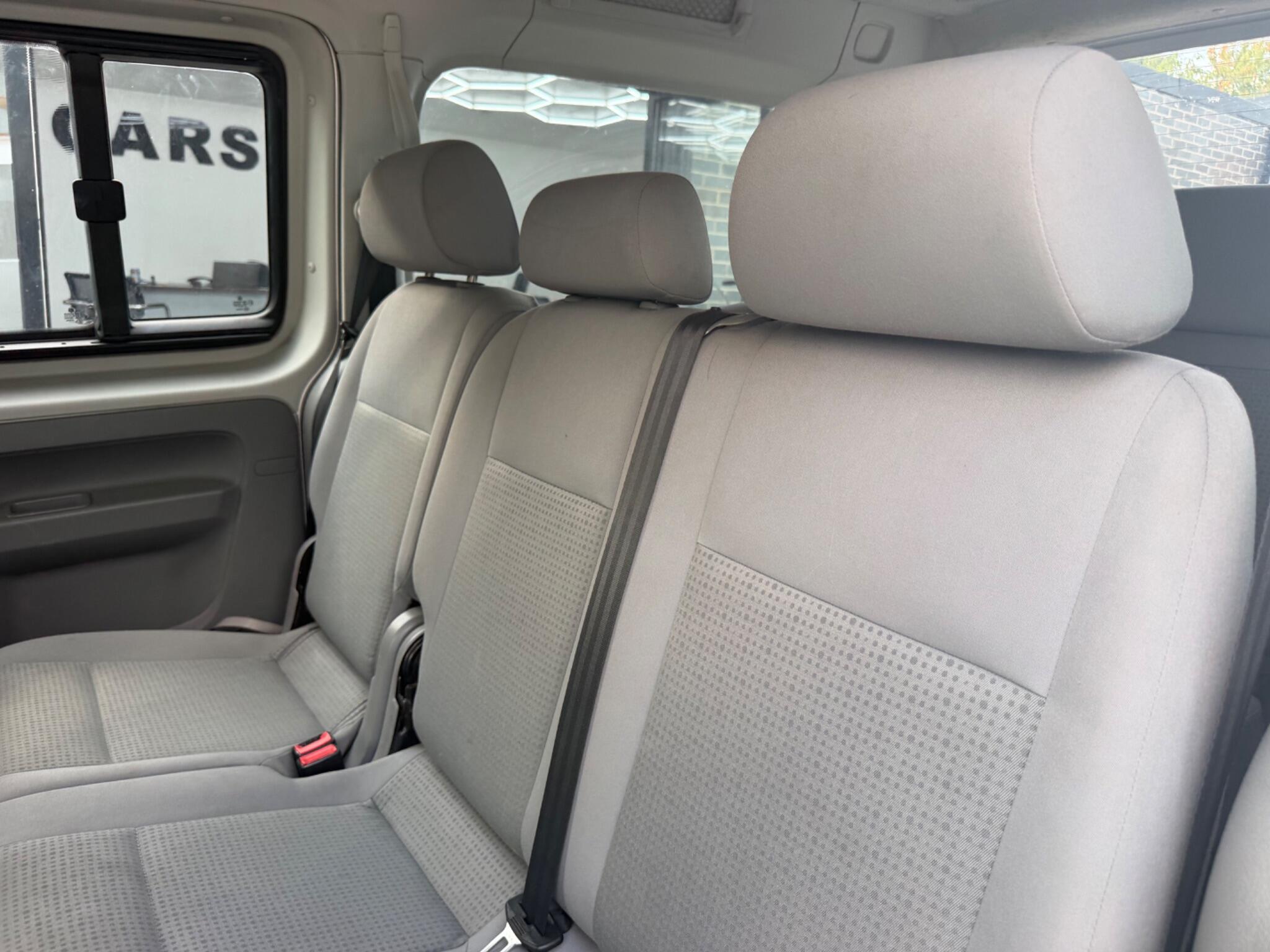 Volkswagen Caddy Maxi Life view 25