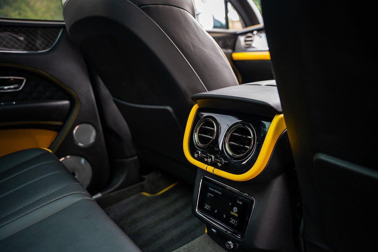 Bentley Bentayga view 74