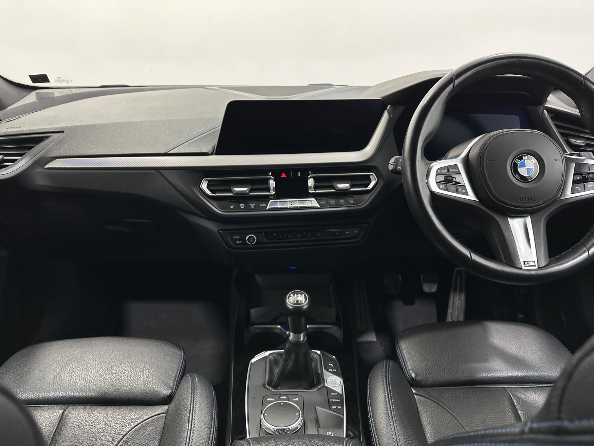 BMW 1 Series view 21
