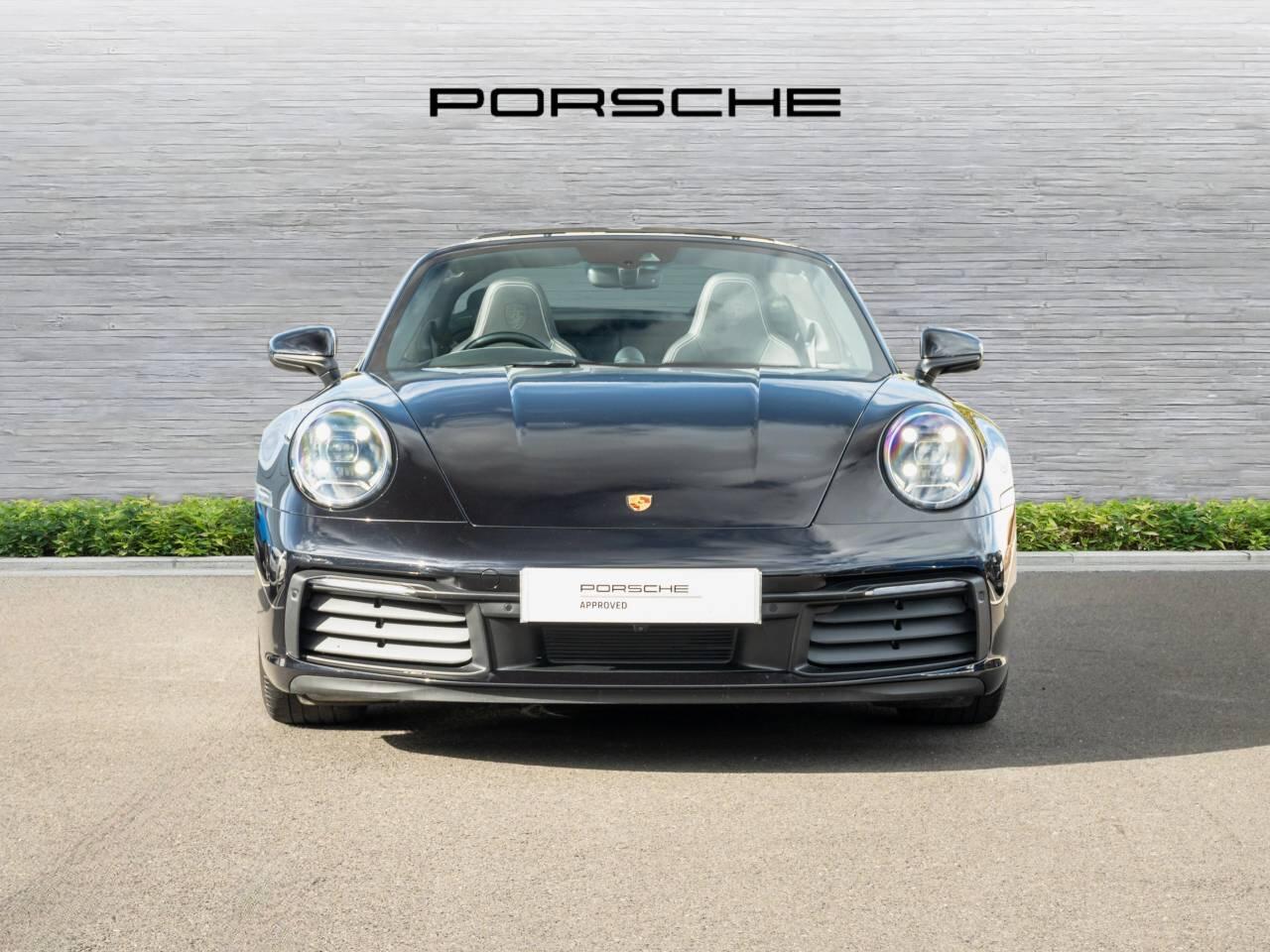 Porsche 911 view 6