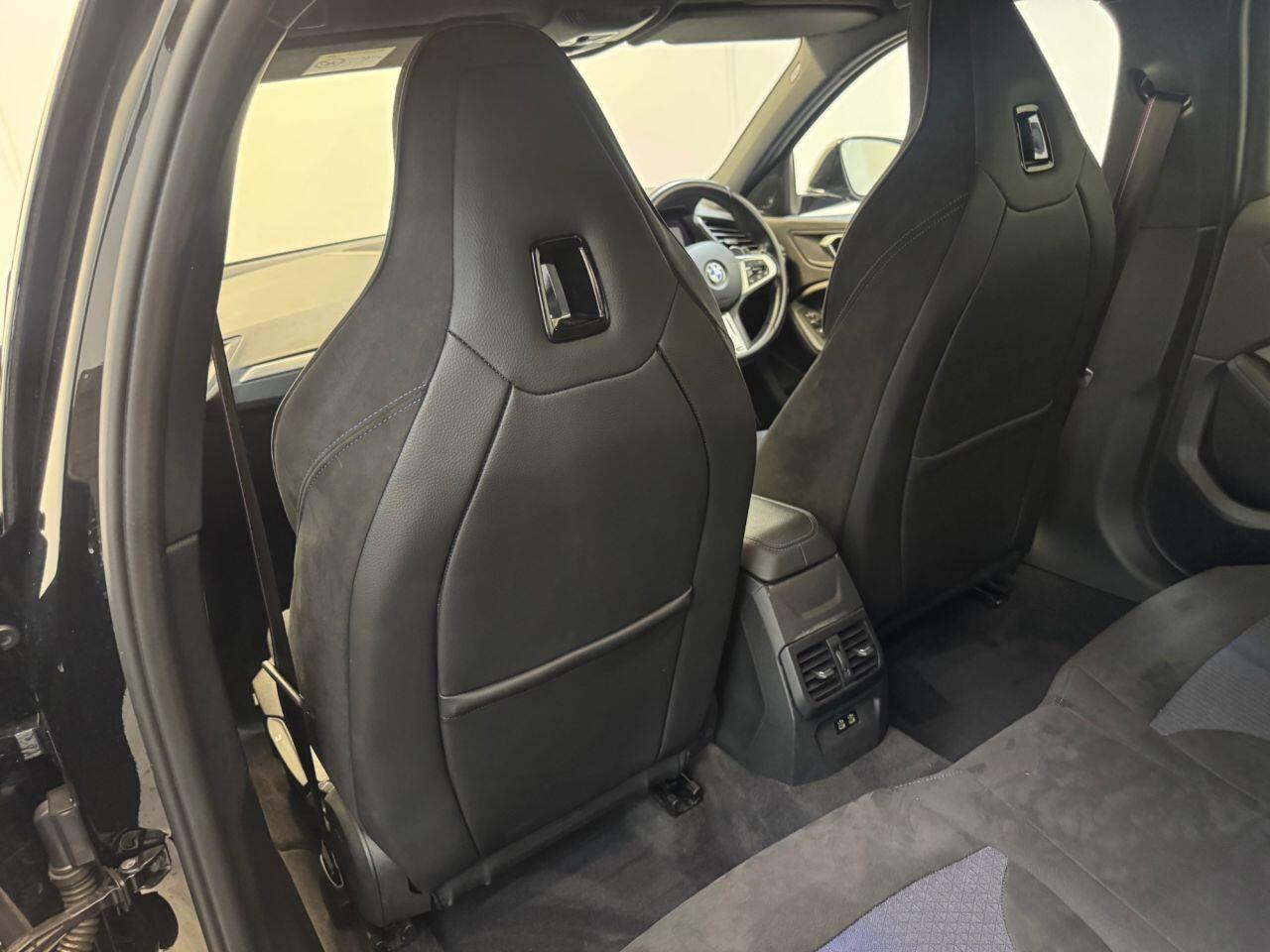 BMW 1 Series view 27