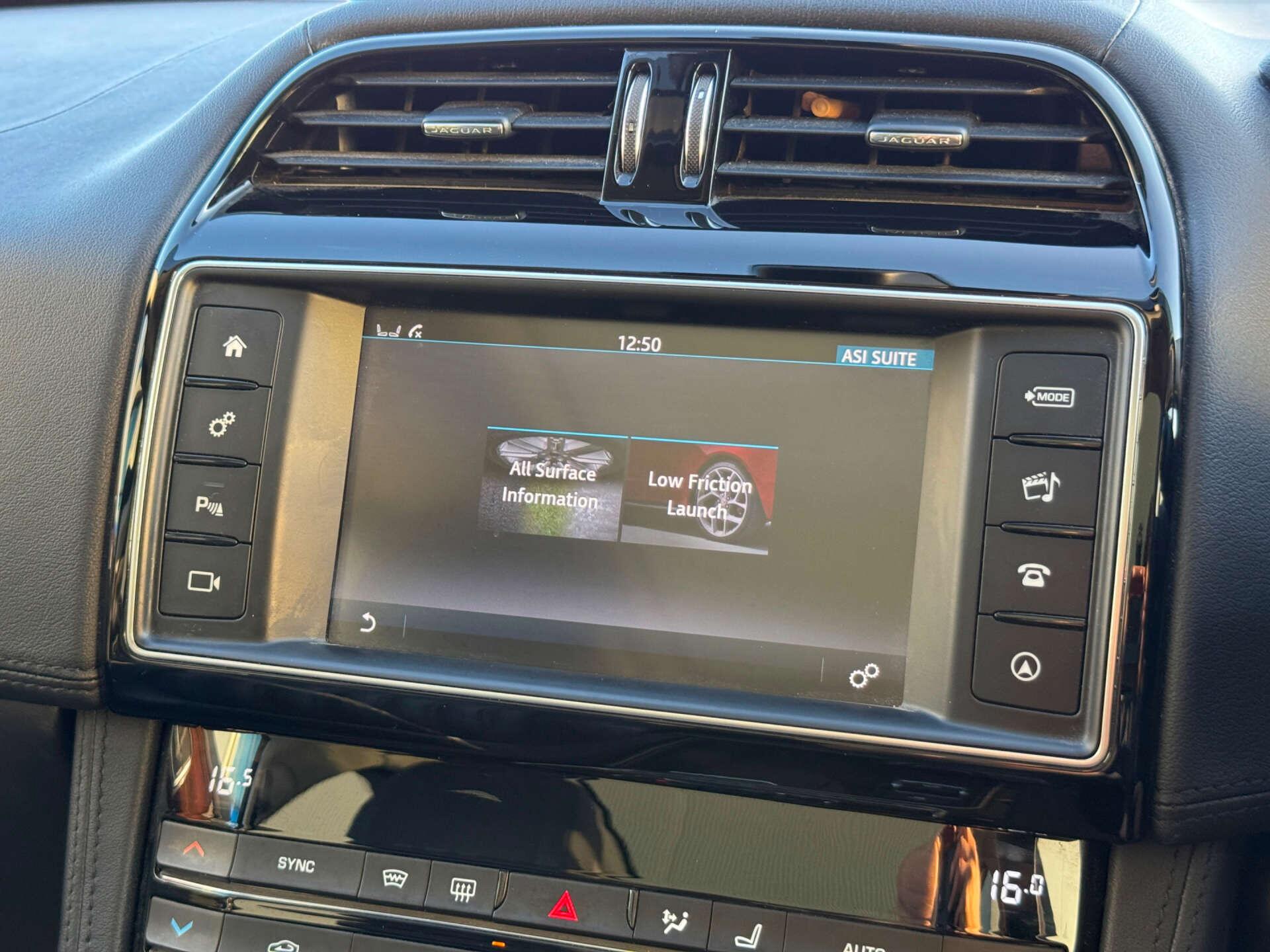 Jaguar F-Pace view 74