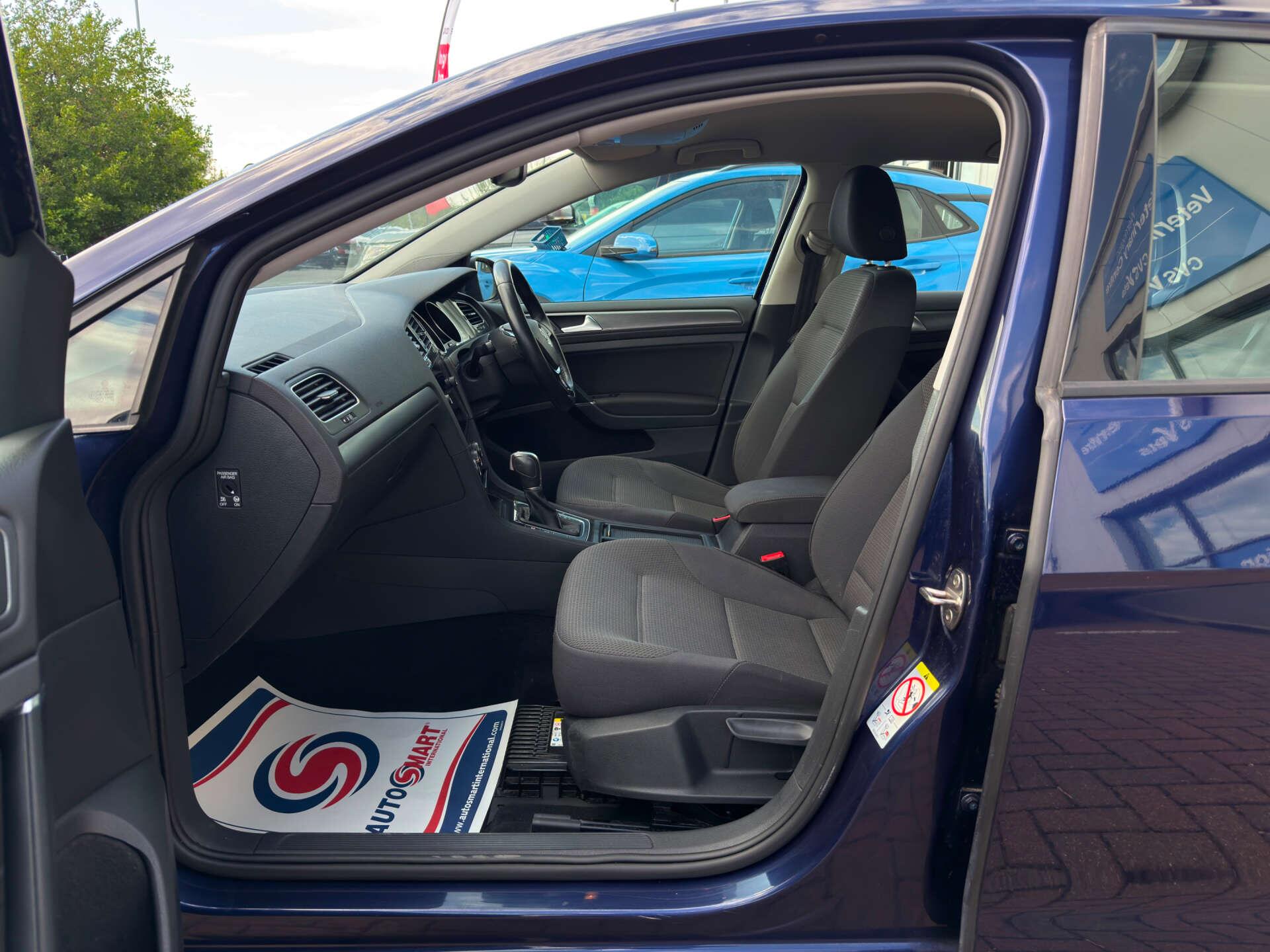 Volkswagen Golf view 44