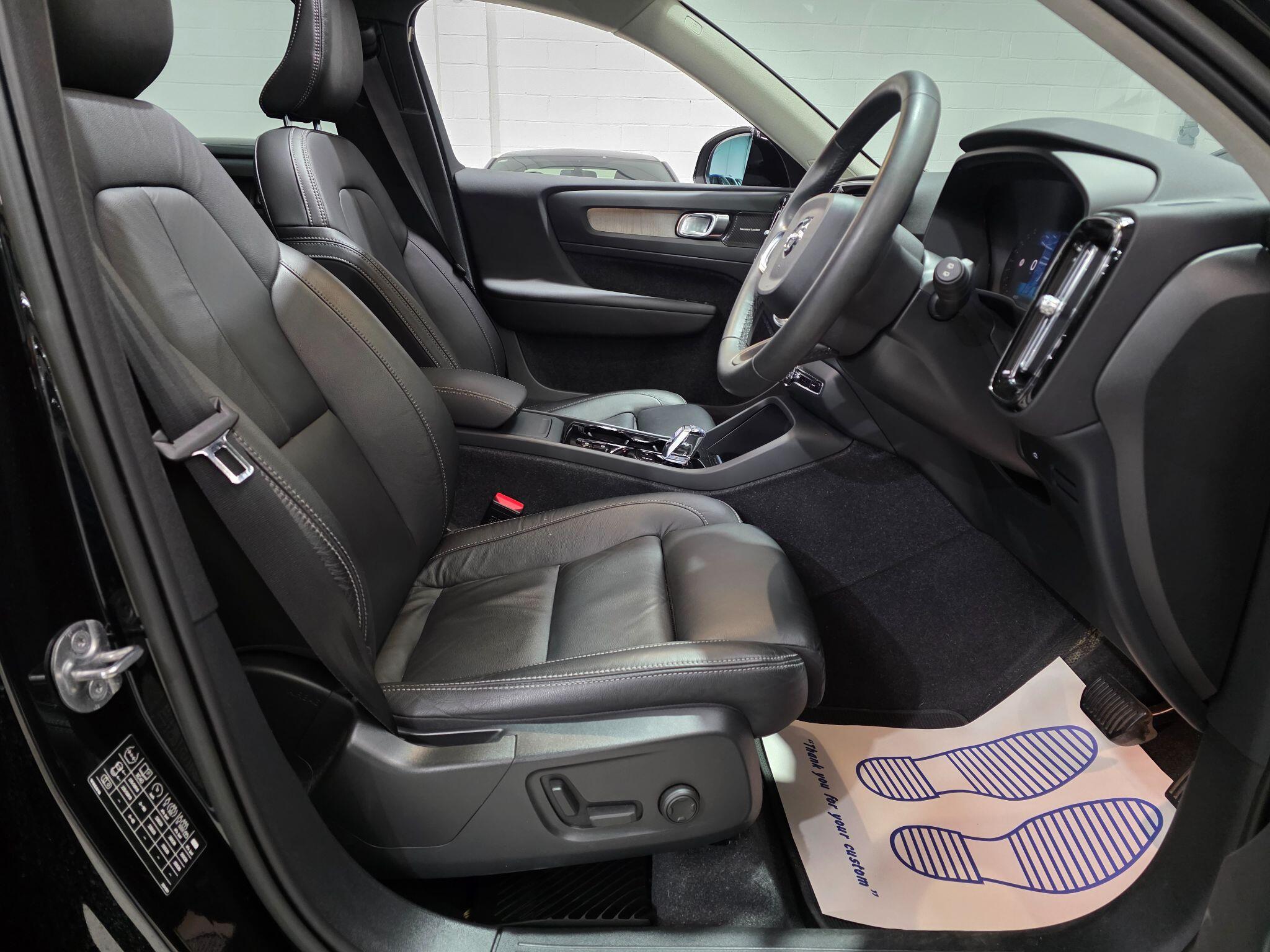 Volvo XC40 view 6