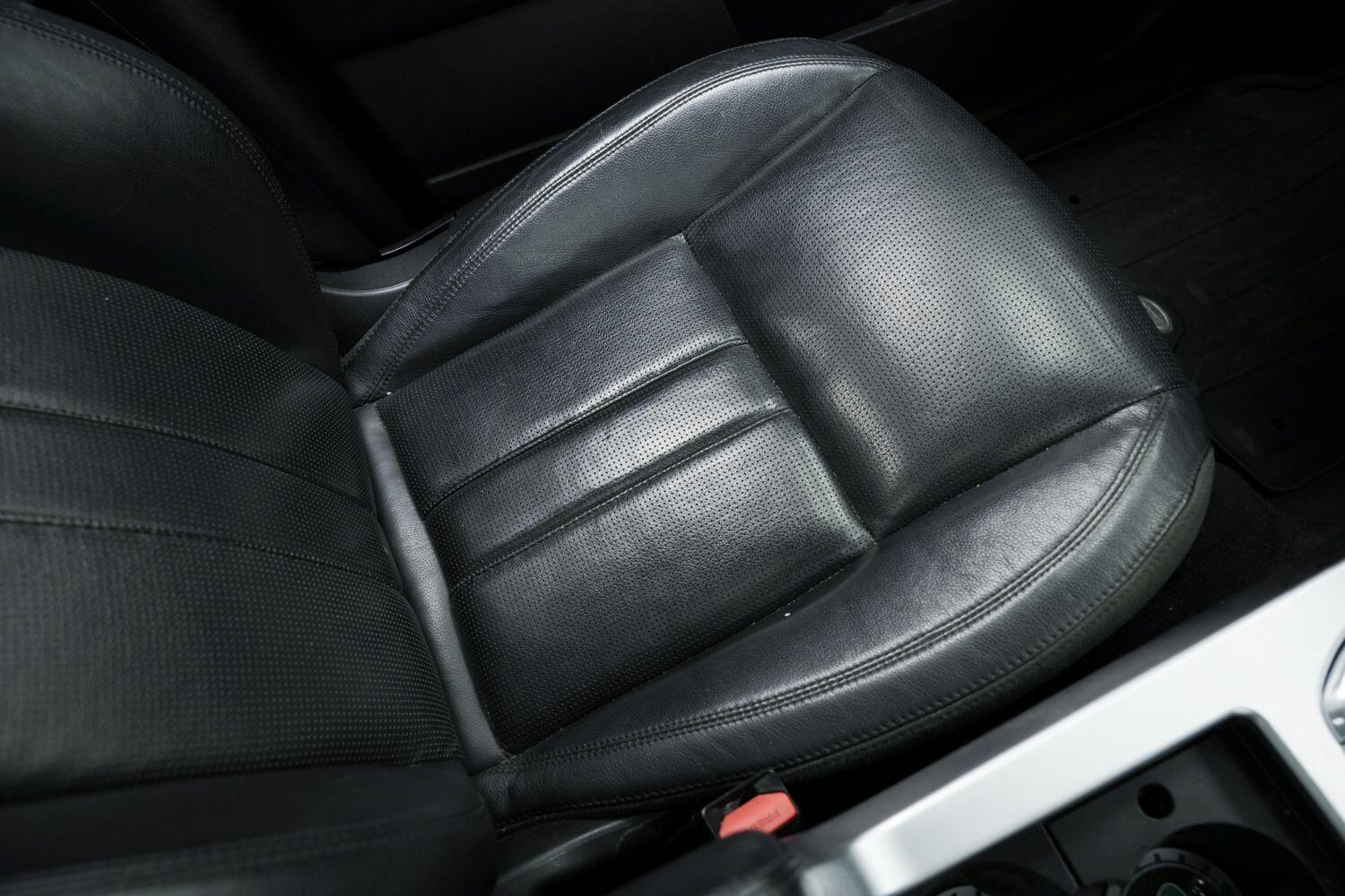 Land Rover Discovery Sport view 22