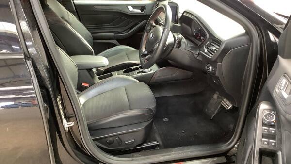 Ford Focus view 3
