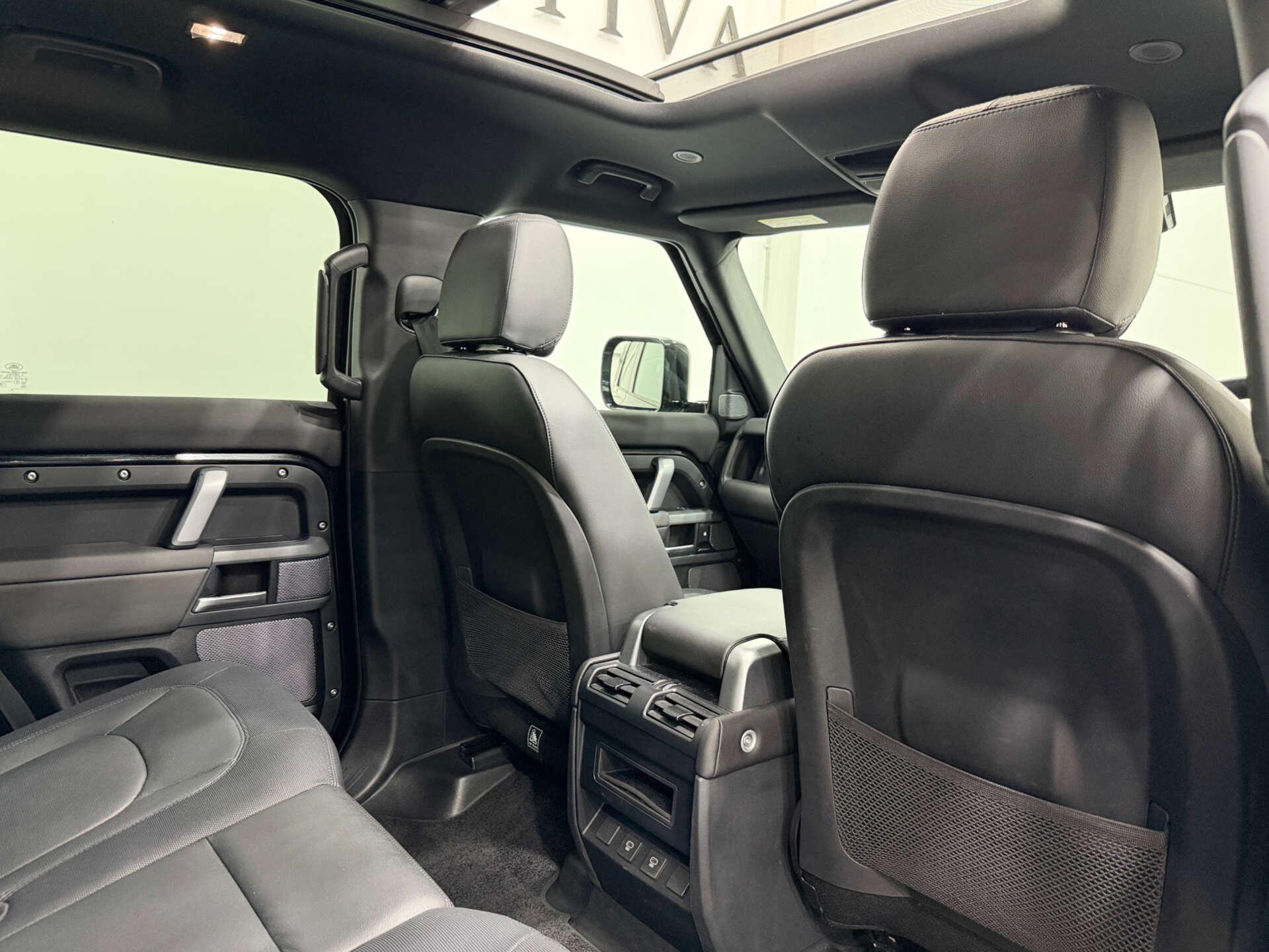 Land Rover Defender view 15