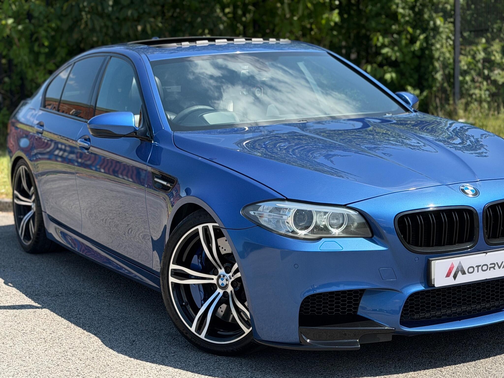 BMW M5 view 5