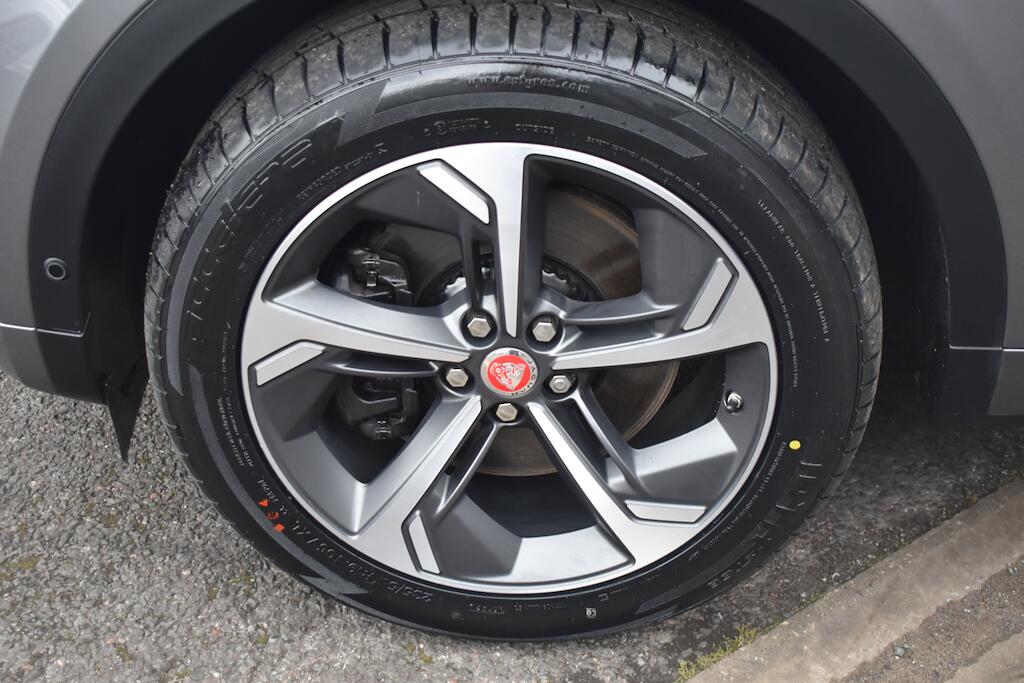 Jaguar E-Pace view 73