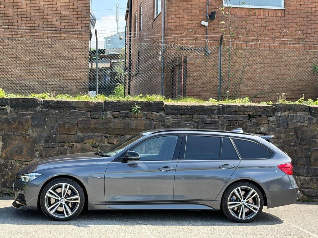 BMW 3 Series view 4