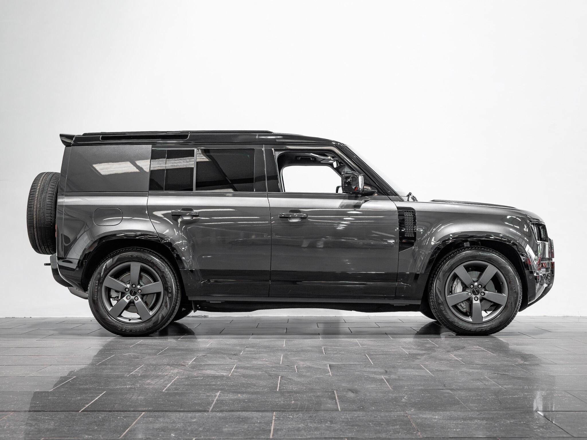 Land Rover Defender view 7