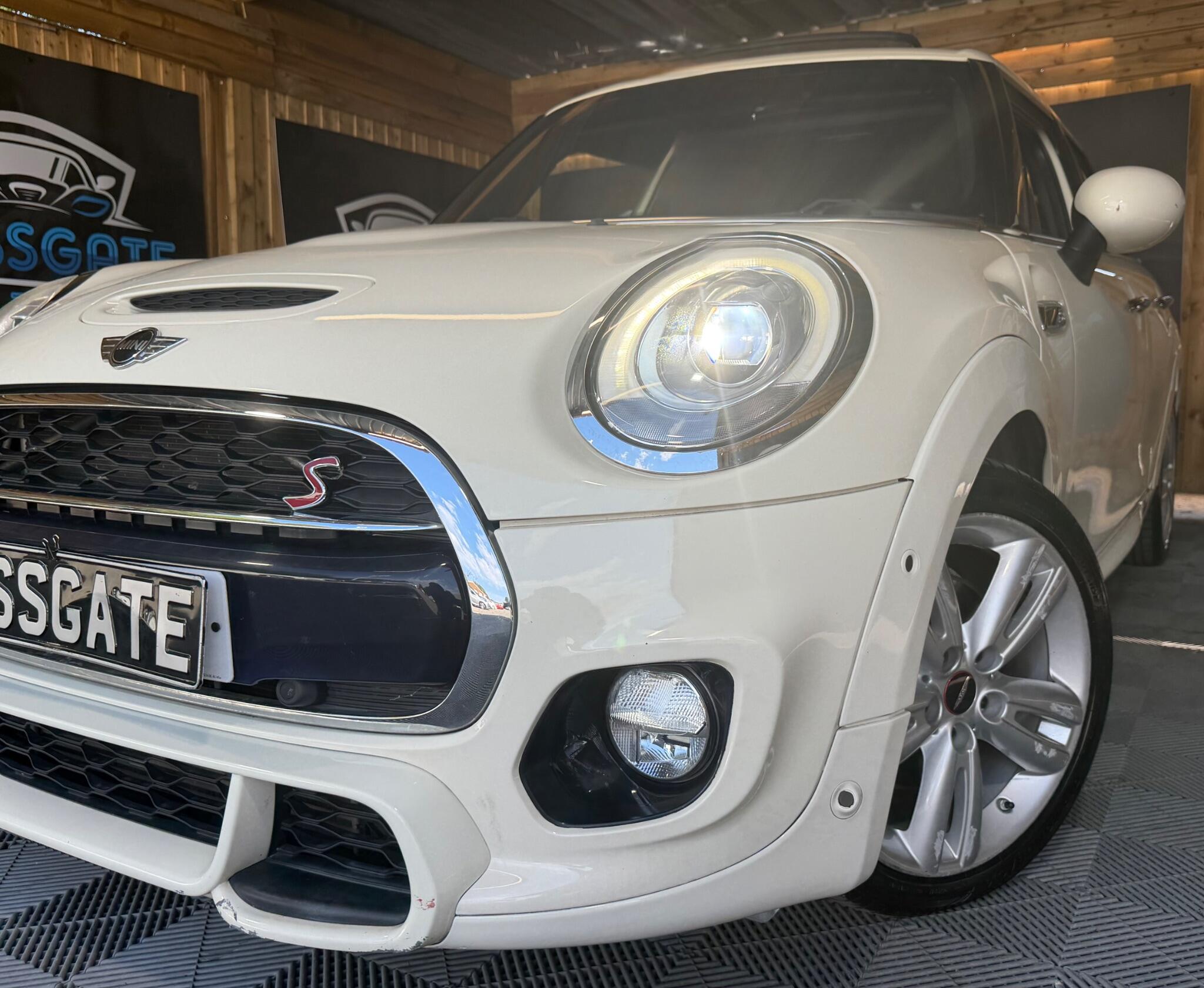 Mini Hatch view 30