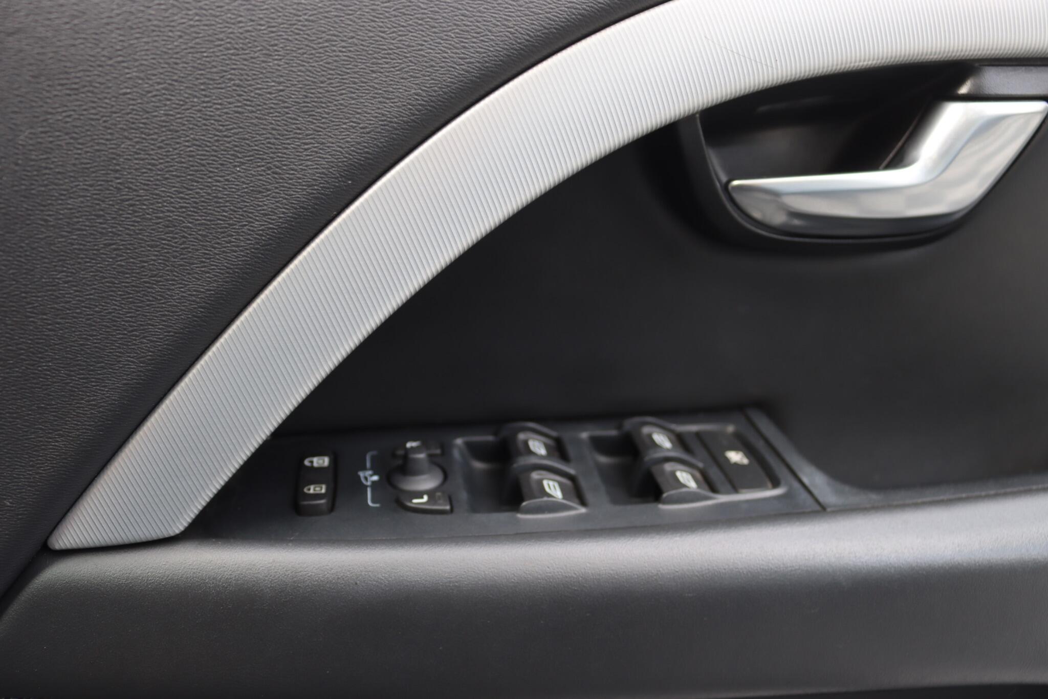 Volvo V70 view 39