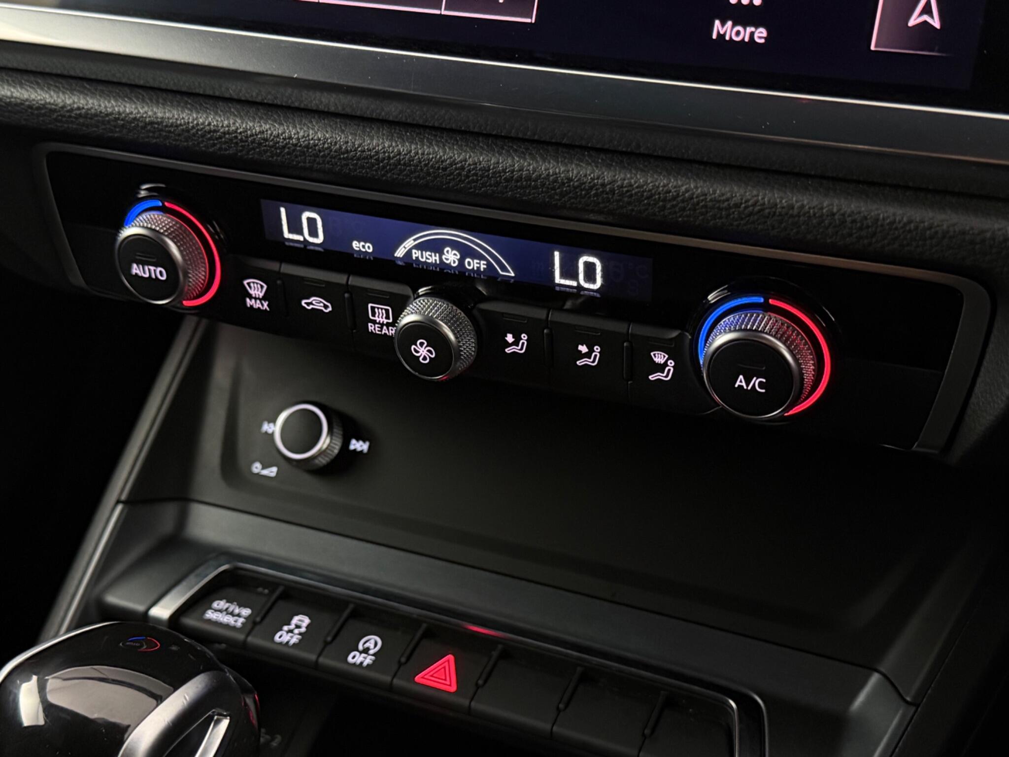 Audi Q3 view 21