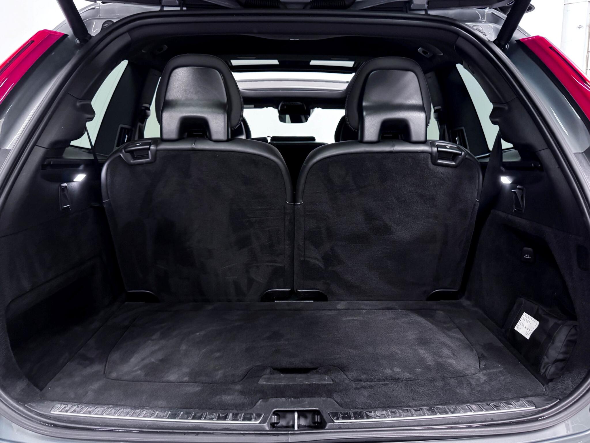Volvo XC90 view 7