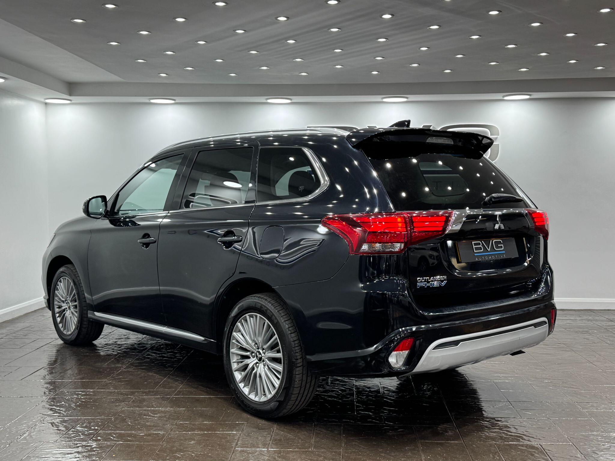 Mitsubishi Outlander view 9