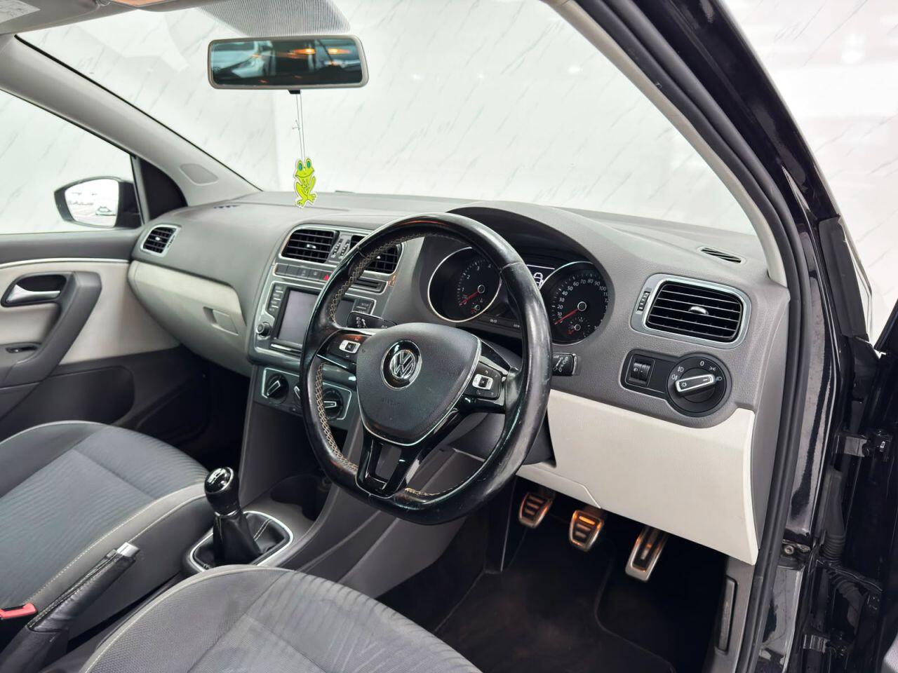 Volkswagen Polo view 18