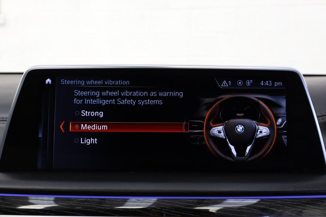 BMW 7 Series view 56