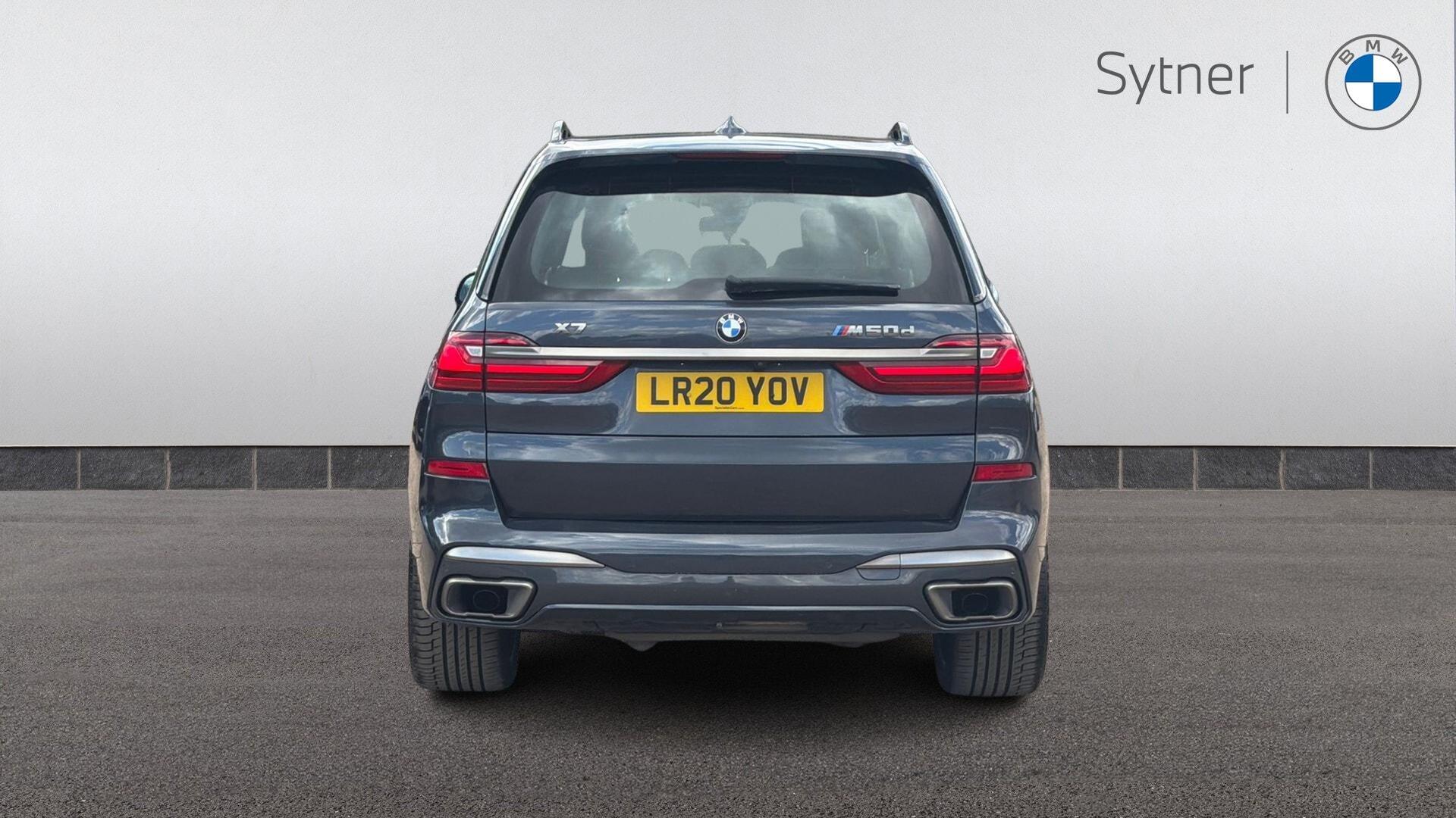 BMW X7 view 15