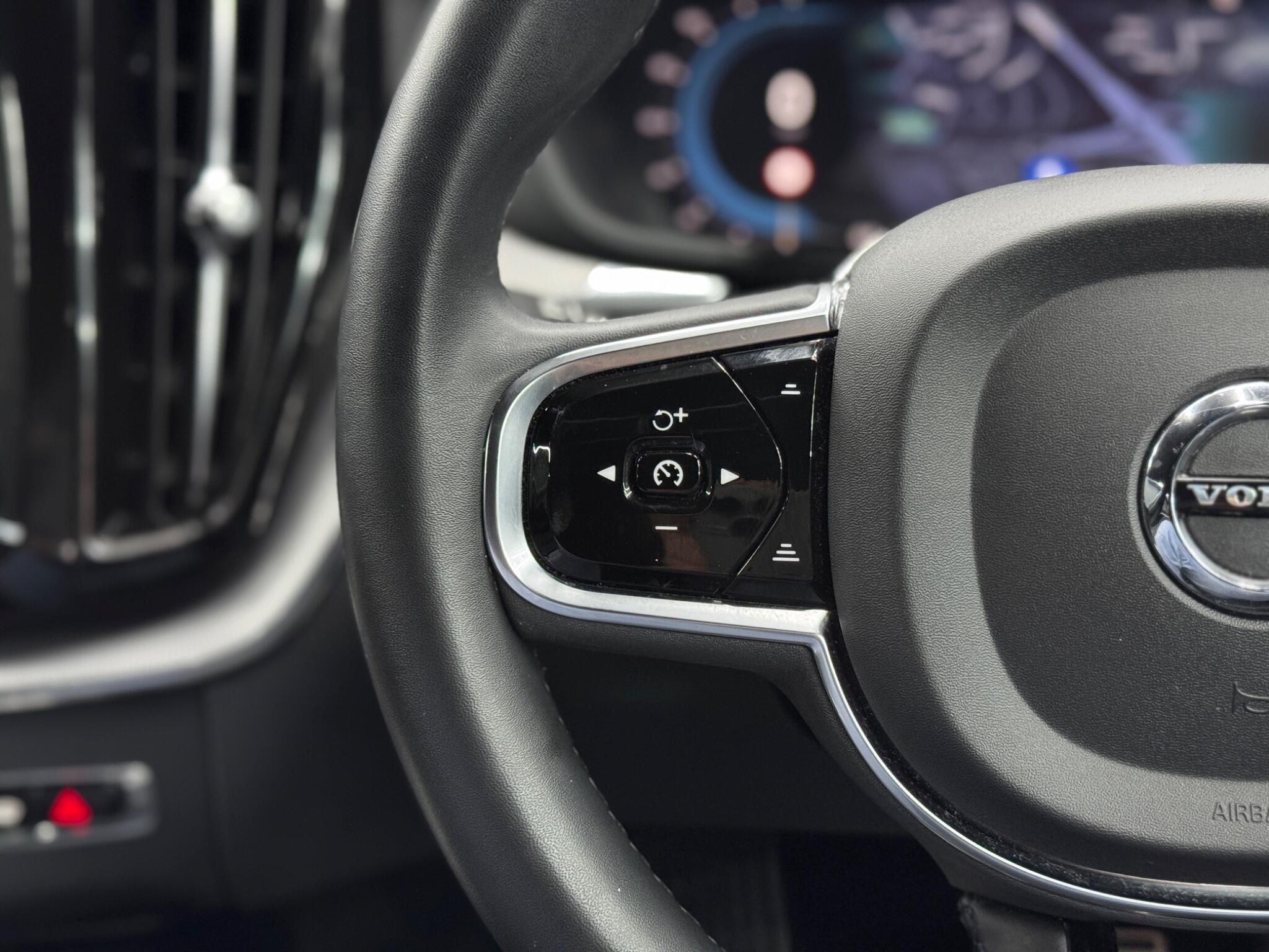 Volvo XC60 view 20