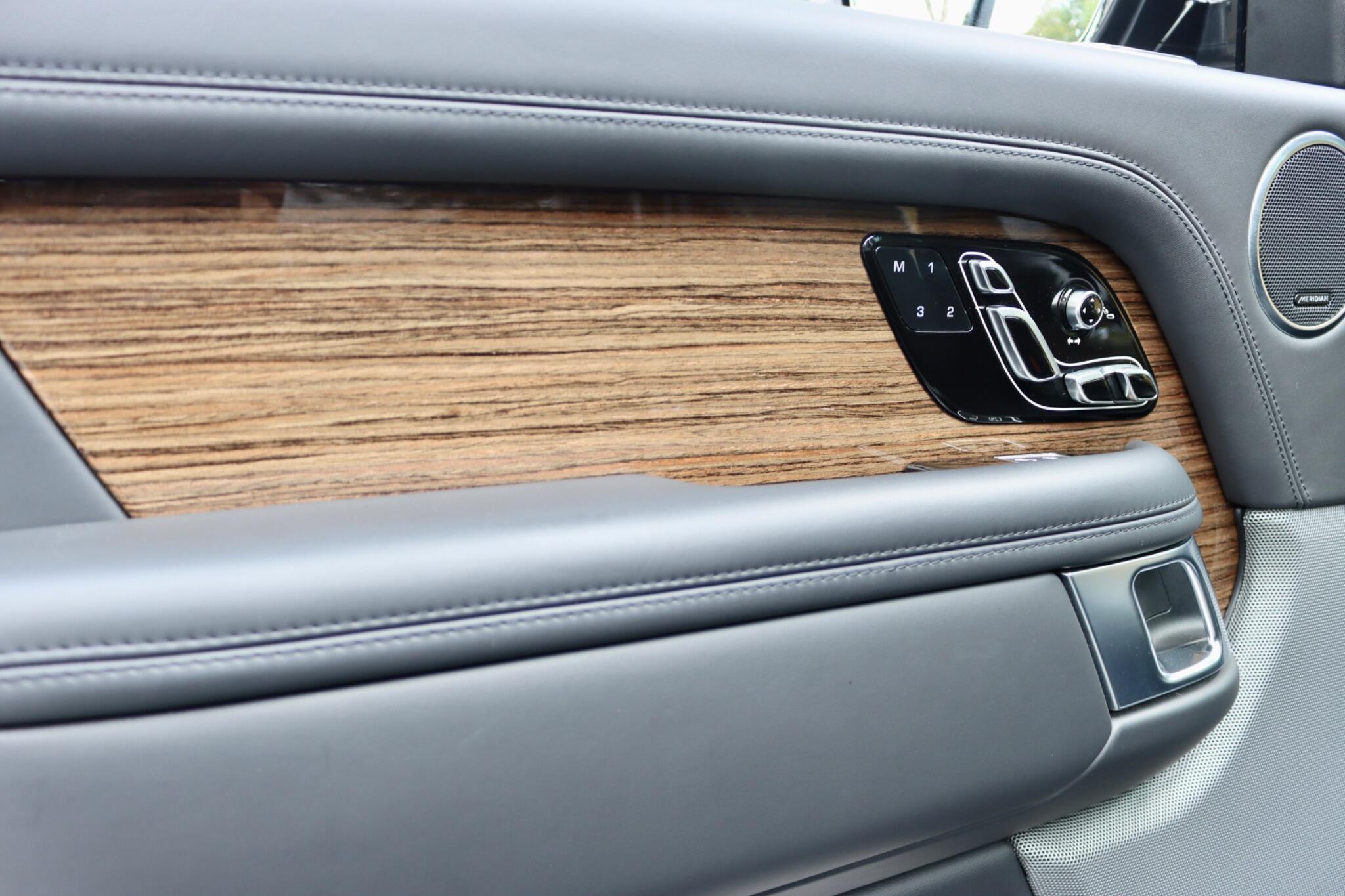 Land Rover Range Rover view 47